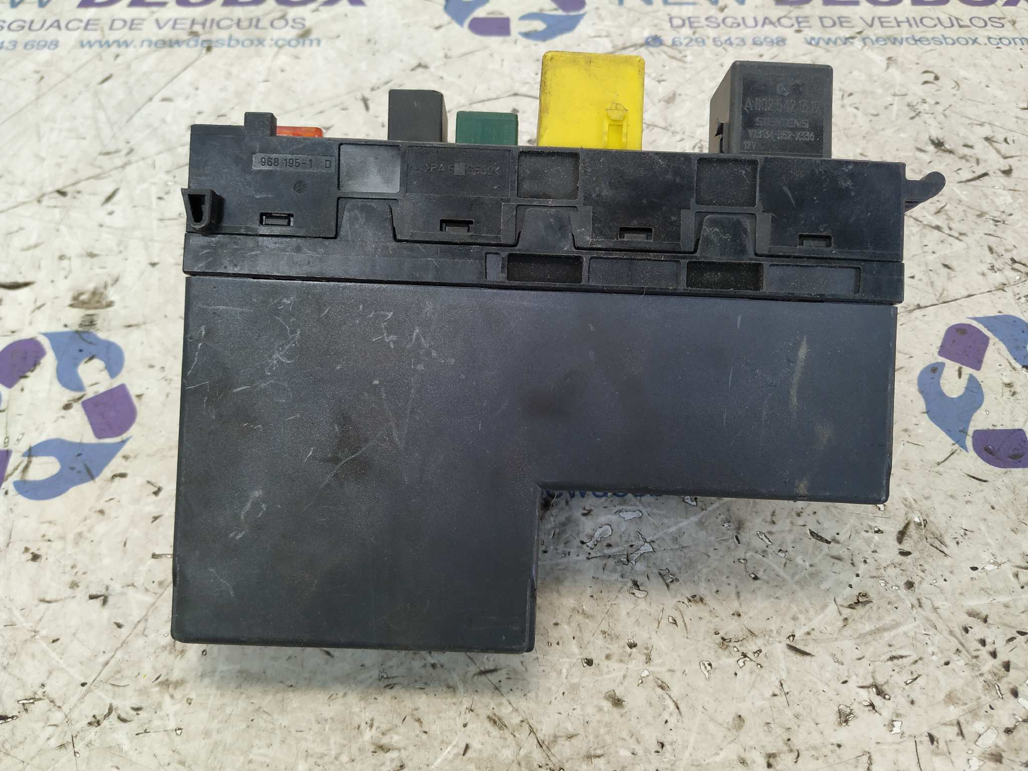 CAJA RELES / FUSIBLES MERCEDES CLASE CLK (W208) - vista 6