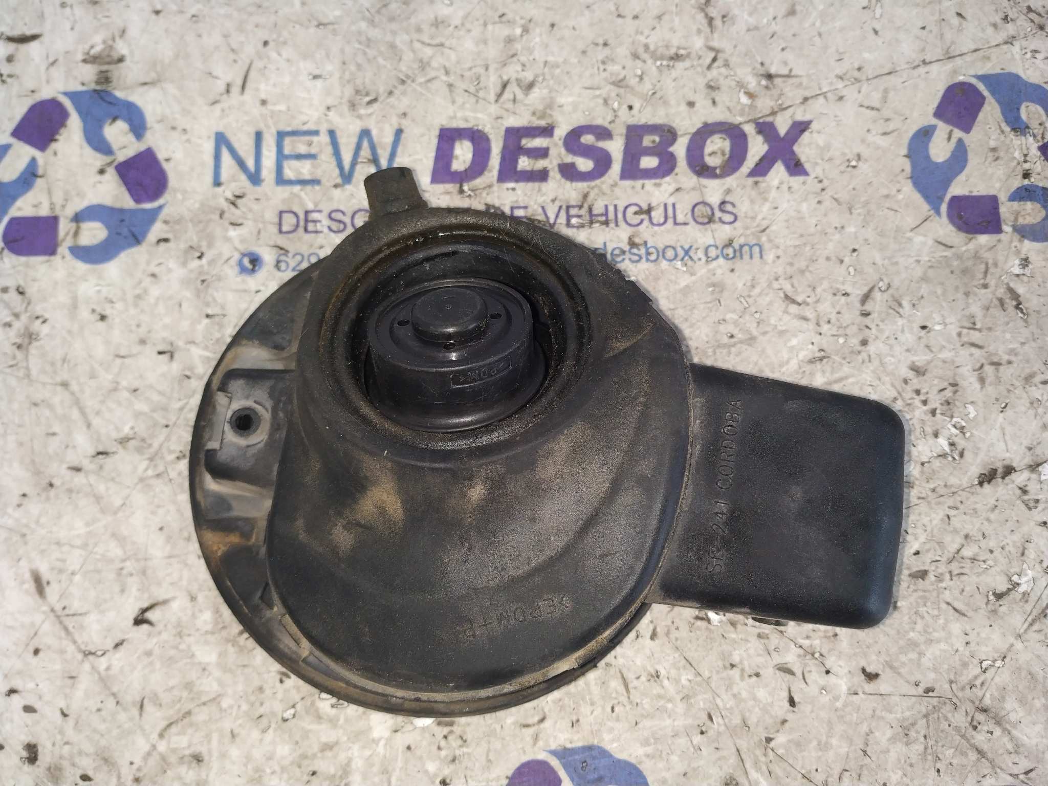 TAPA EXTERIOR COMBUSTIBLE SEAT CORDOBA BERLINA (6L2) - vista 3