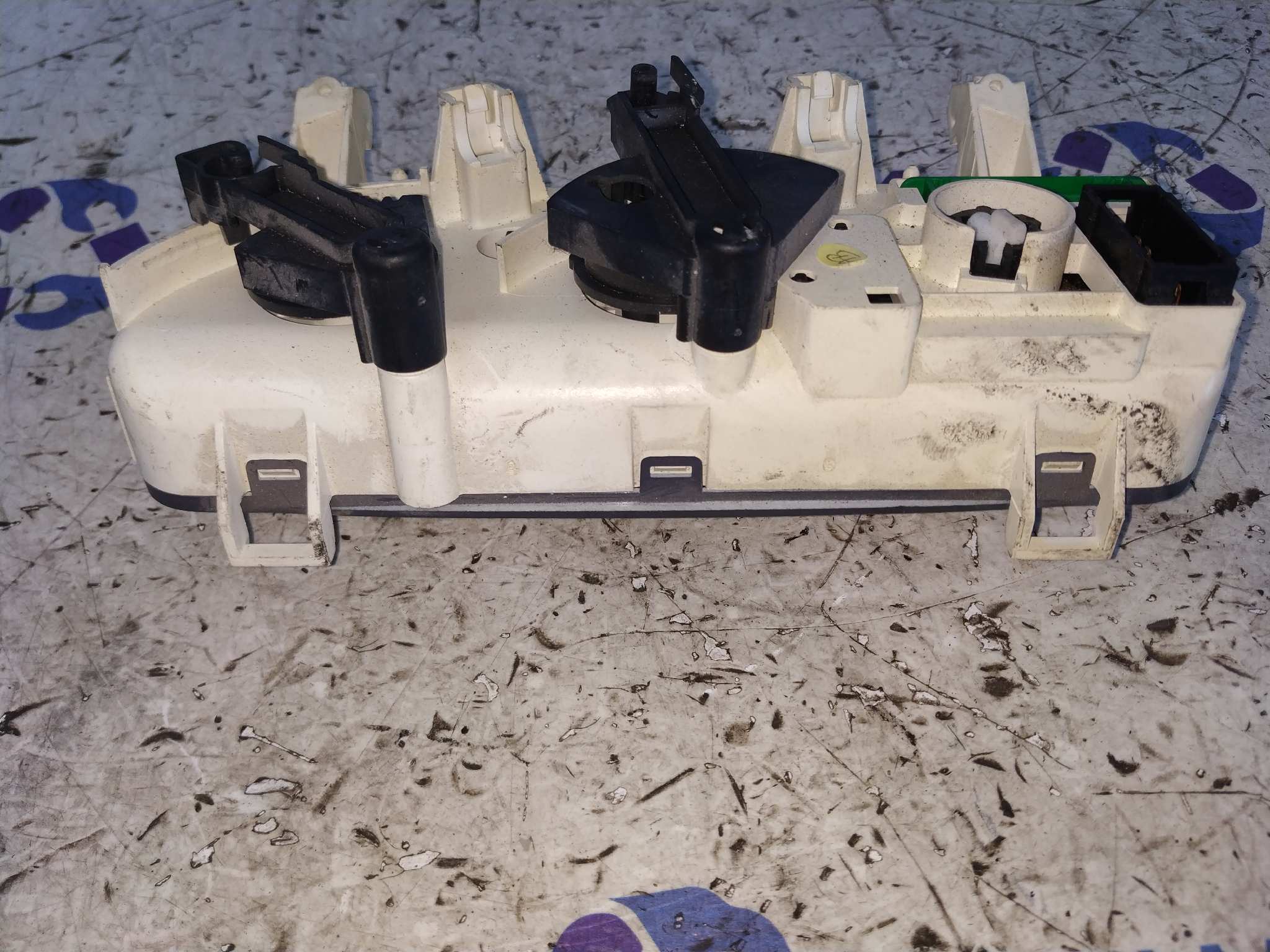 MANDO CALEFACCION / AIRE ACONDICIONADO RENAULT CLIO II FASE I (B/CBO) - vista 3