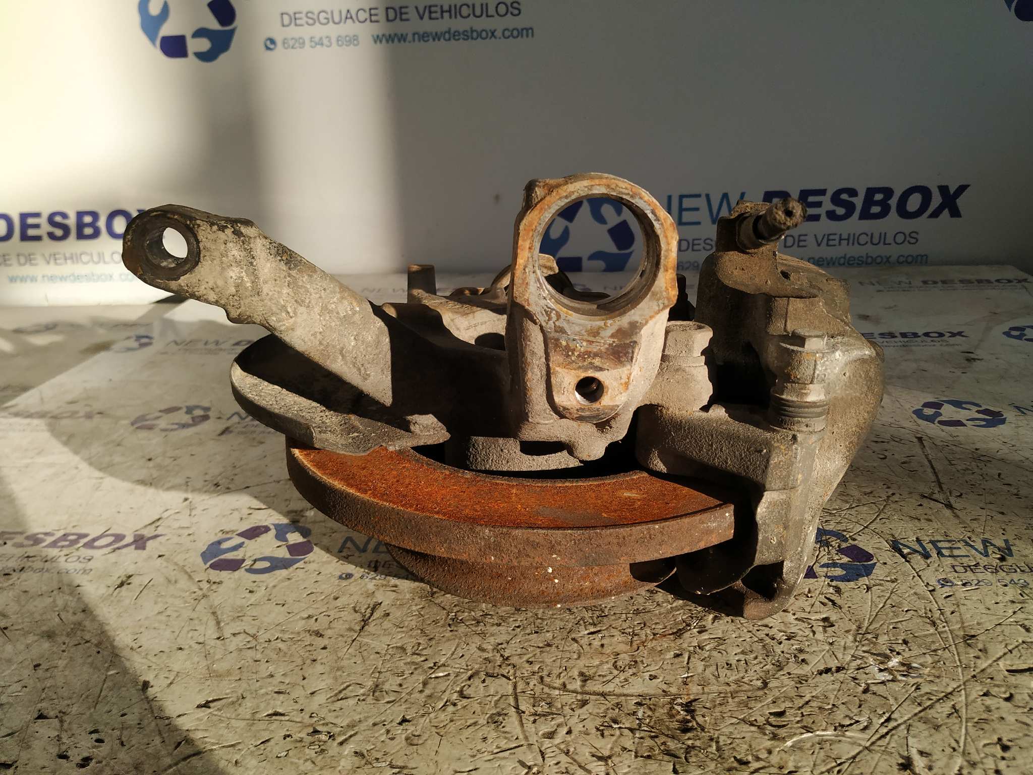 MANGUETA DELANTERA IZQUIERDA VOLKSWAGEN T4 TRANSPORTER/FURGONETA (MOD. 1991) - vista 3