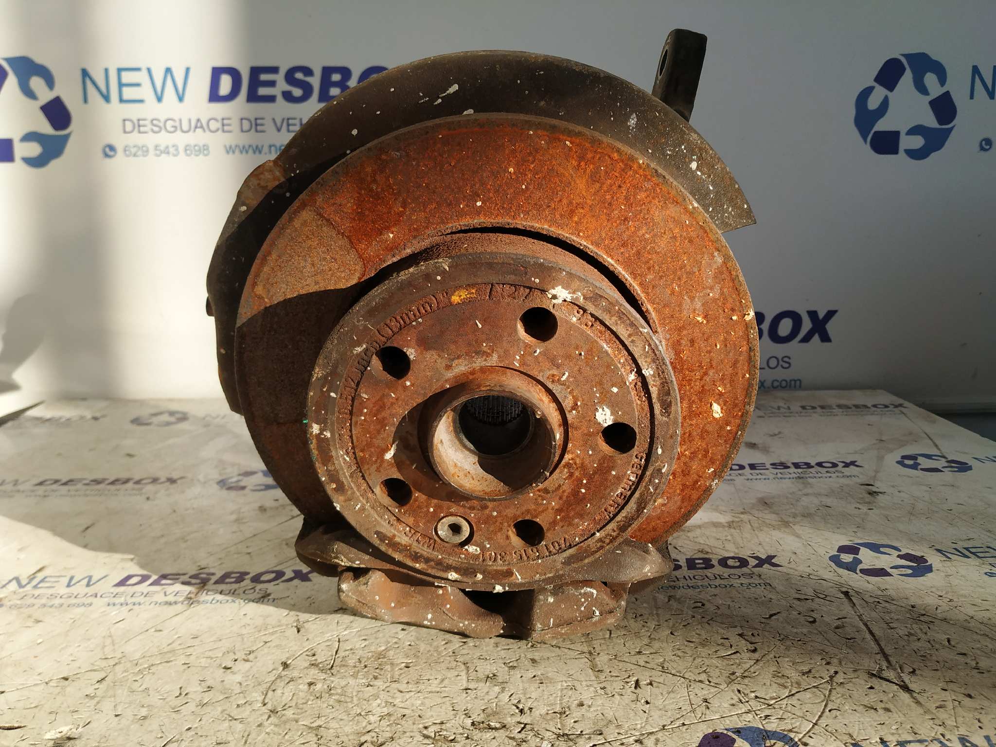 MANGUETA DELANTERA IZQUIERDA VOLKSWAGEN T4 TRANSPORTER/FURGONETA (MOD. 1991) - vista 2