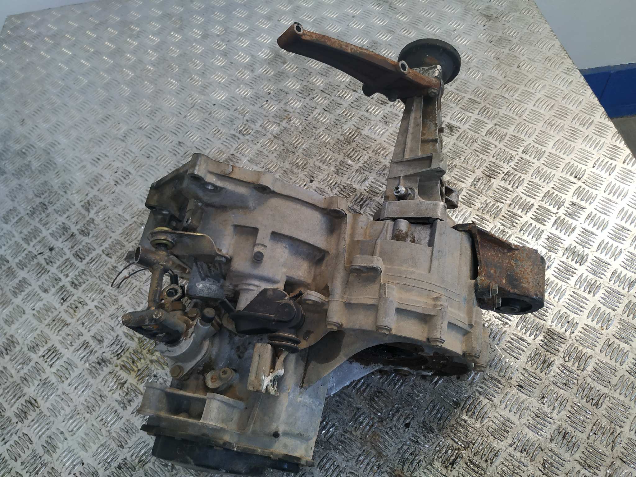 CAJA CAMBIOS VOLKSWAGEN T4 TRANSPORTER/FURGONETA (MOD. 1991) - vista 4