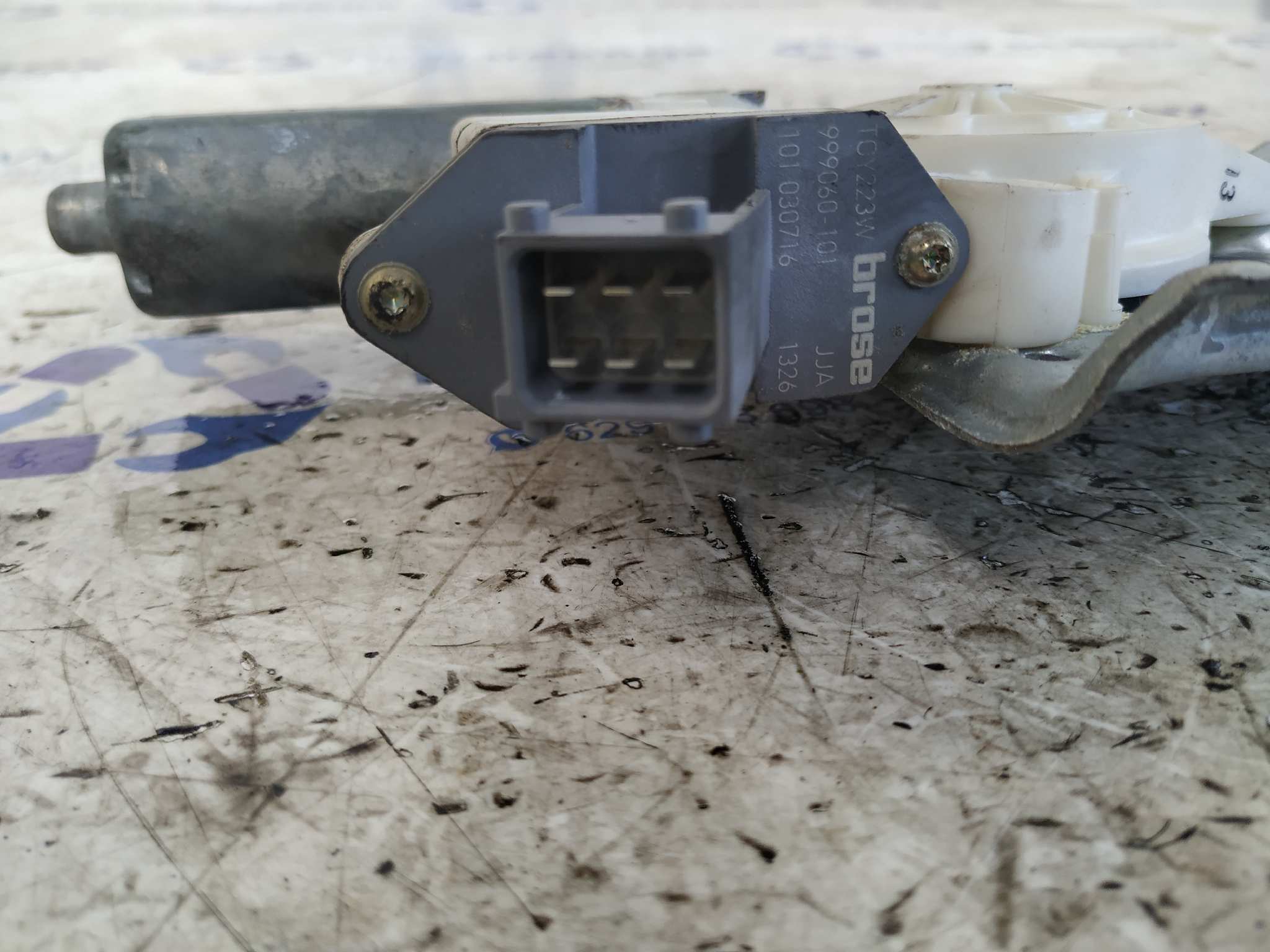 ELEVALUNAS DELANTERO DERECHO TOYOTA AVENSIS BERLINA (T25) - vista 3