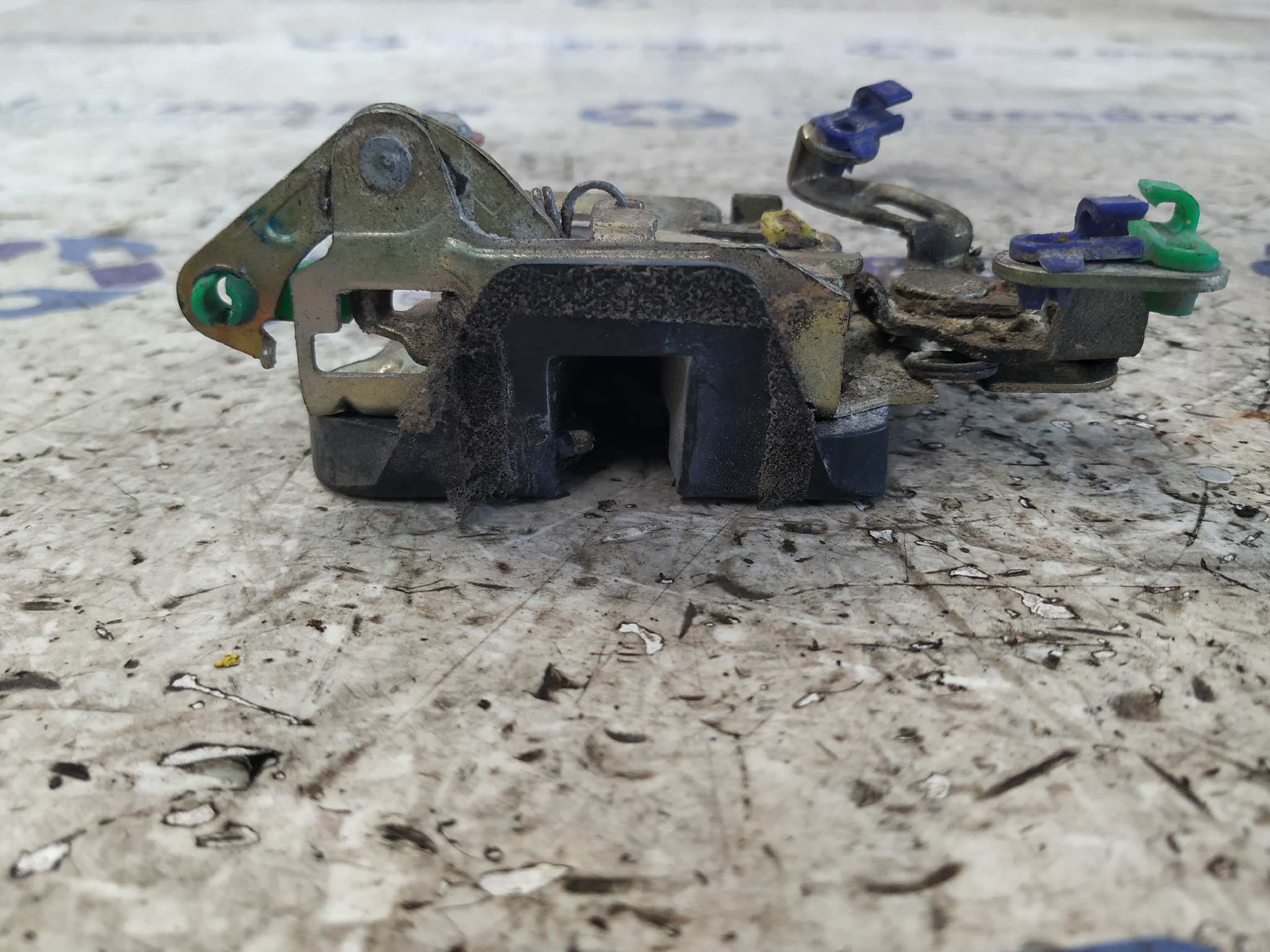 CERRADURA PUERTA DELANTERA IZQUIERDA OPEL MONTEREY - vista 2