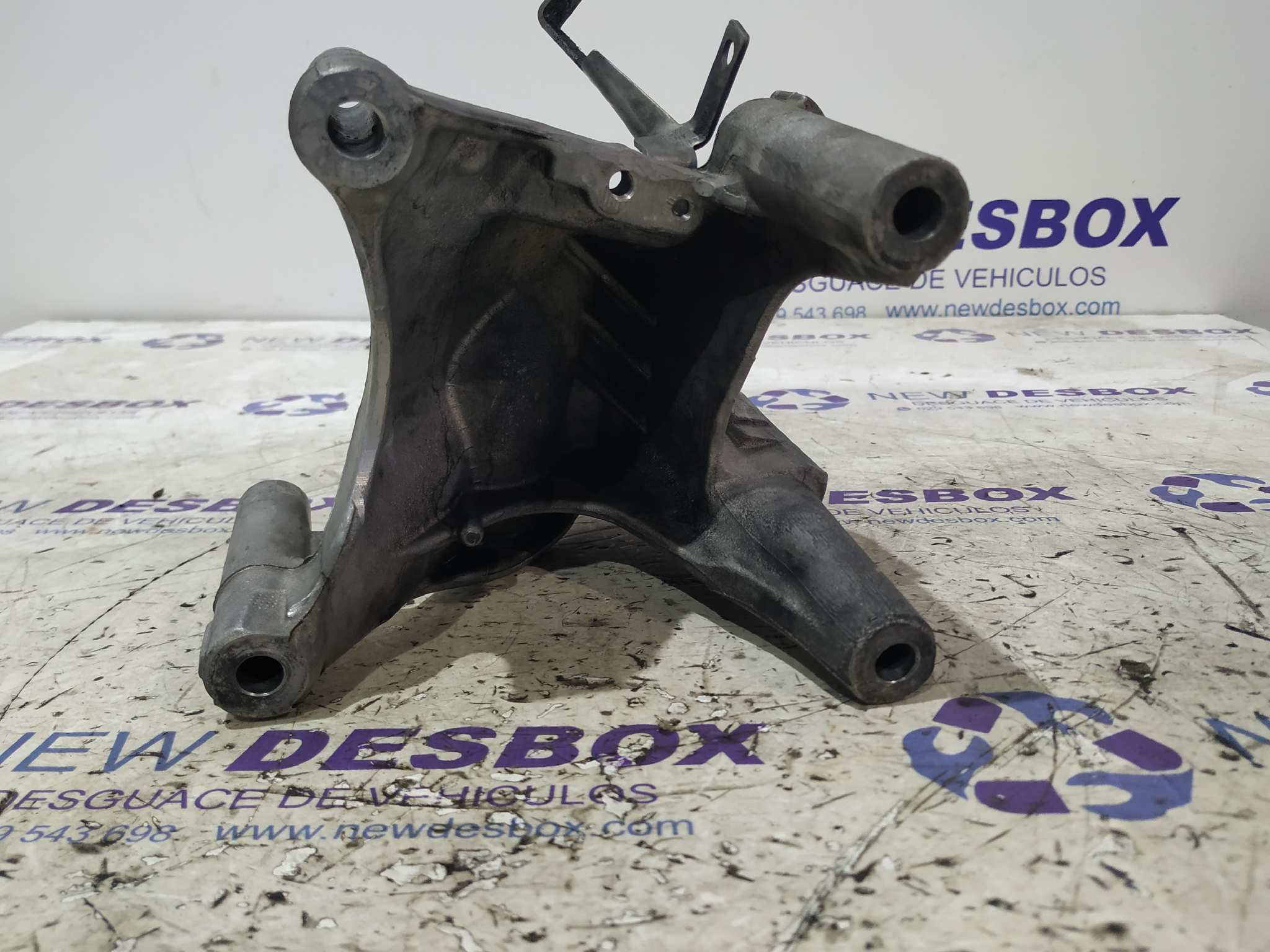 SOPORTE CAMBIO VOLKSWAGEN TOUAREG (7LA) - vista 4