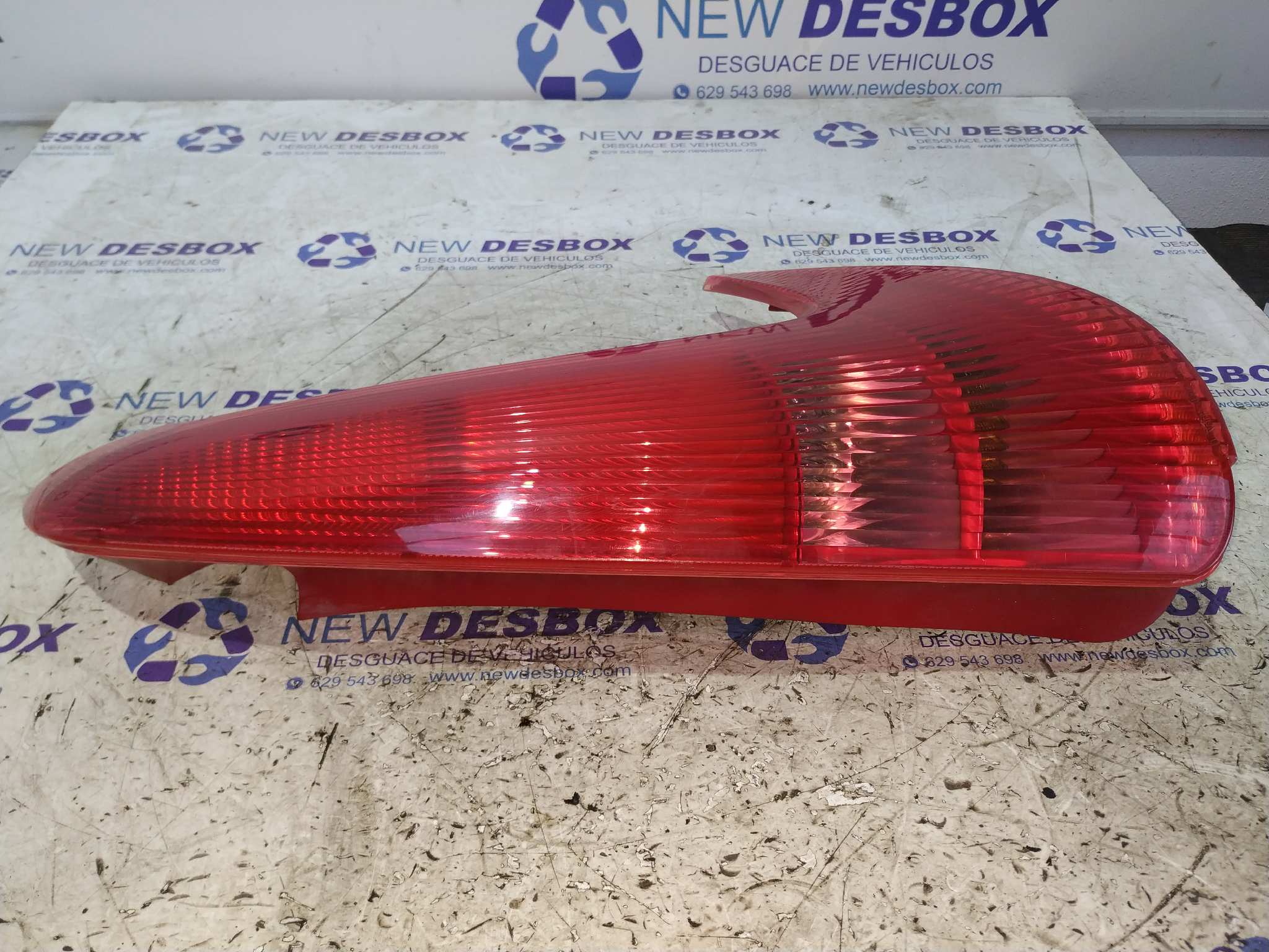 PILOTO TRASERO DERECHO PEUGEOT 206 BERLINA - vista 5