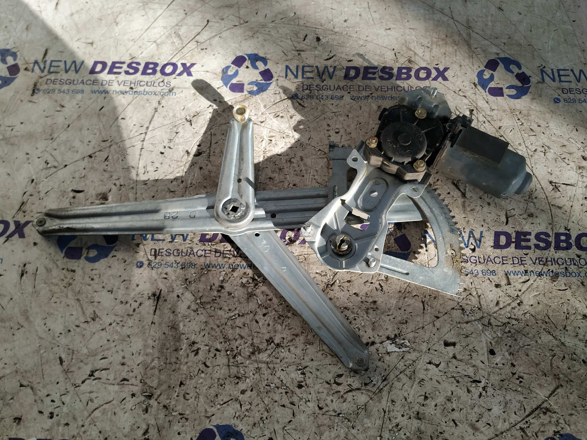 ELEVALUNAS DELANTERO DERECHO PEUGEOT 205 BERLINA