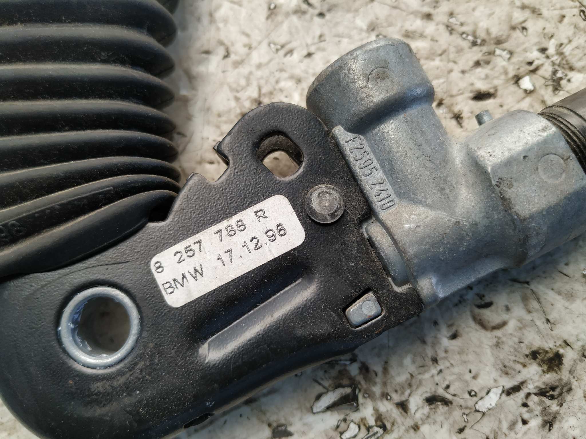 PRETENSOR AIRBAG DERECHO BMW SERIE 3 BERLINA (E46) - vista 2