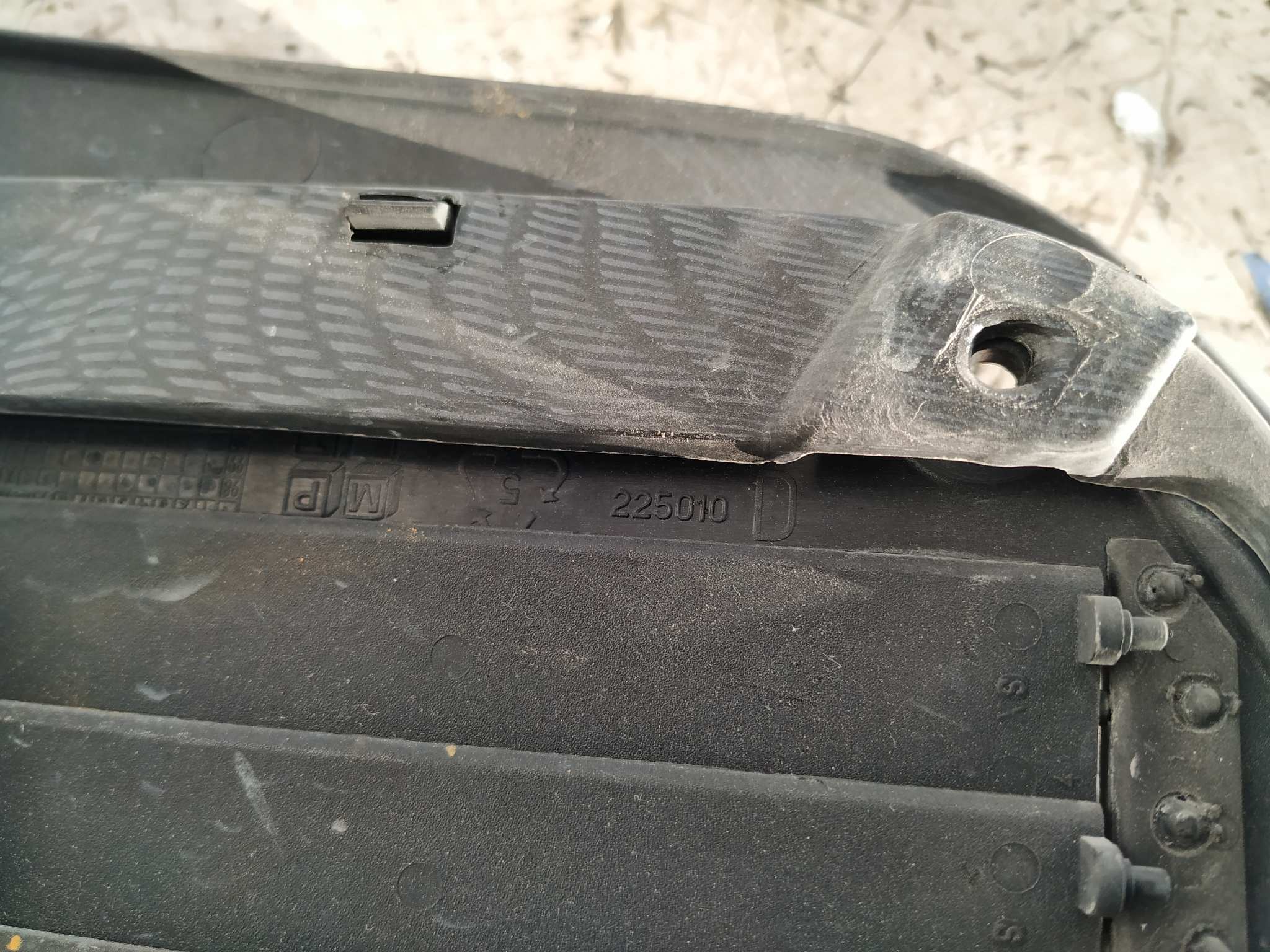 REJILLA AIREADORA GILERA RUNNER - vista 3