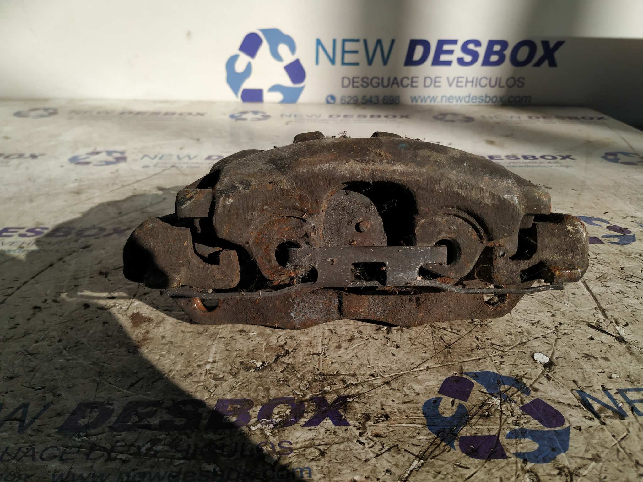 PINZA DE FRENO DELANTERA IZQUIERDA VOLKSWAGEN LT CAJA ABIERTA (MOD. 1997) - vista 3