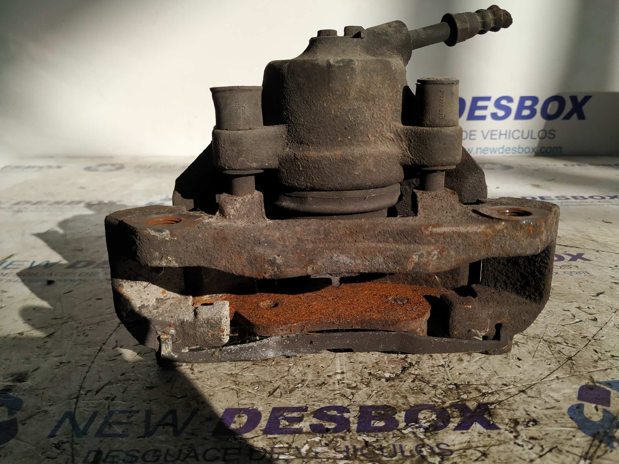 PINZA DE FRENO DELANTERA IZQUIERDA VOLKSWAGEN LT CAJA ABIERTA (MOD. 1997) - vista 4