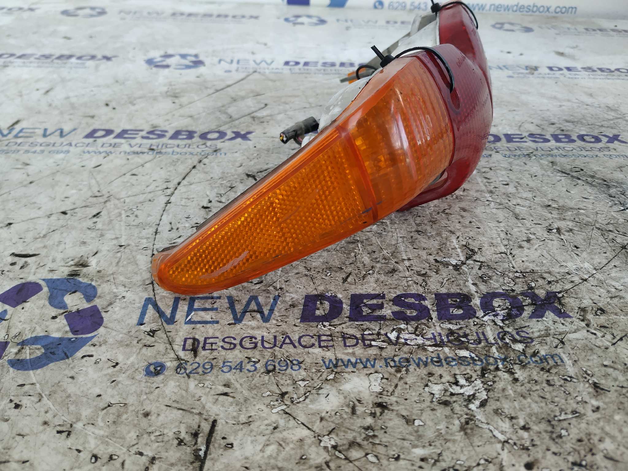 PILOTO TRASERO CENTRAL GILERA RUNNER - vista 5