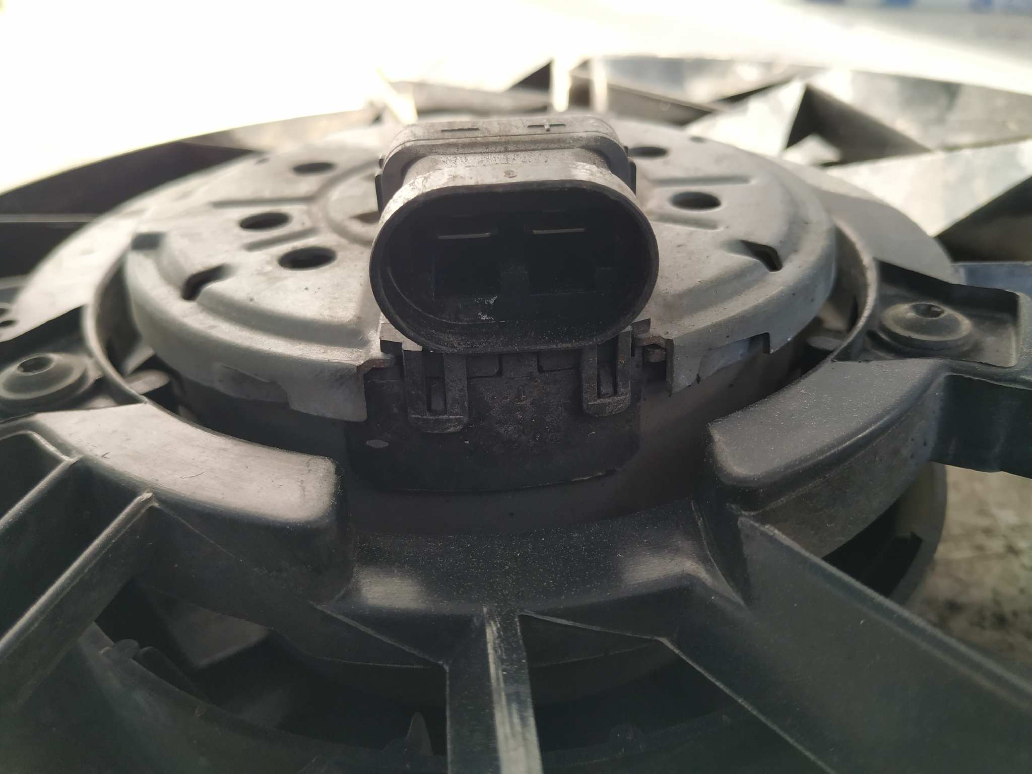 ELECTROVENTILADOR RENAULT KANGOO (F/KC0) - vista 4