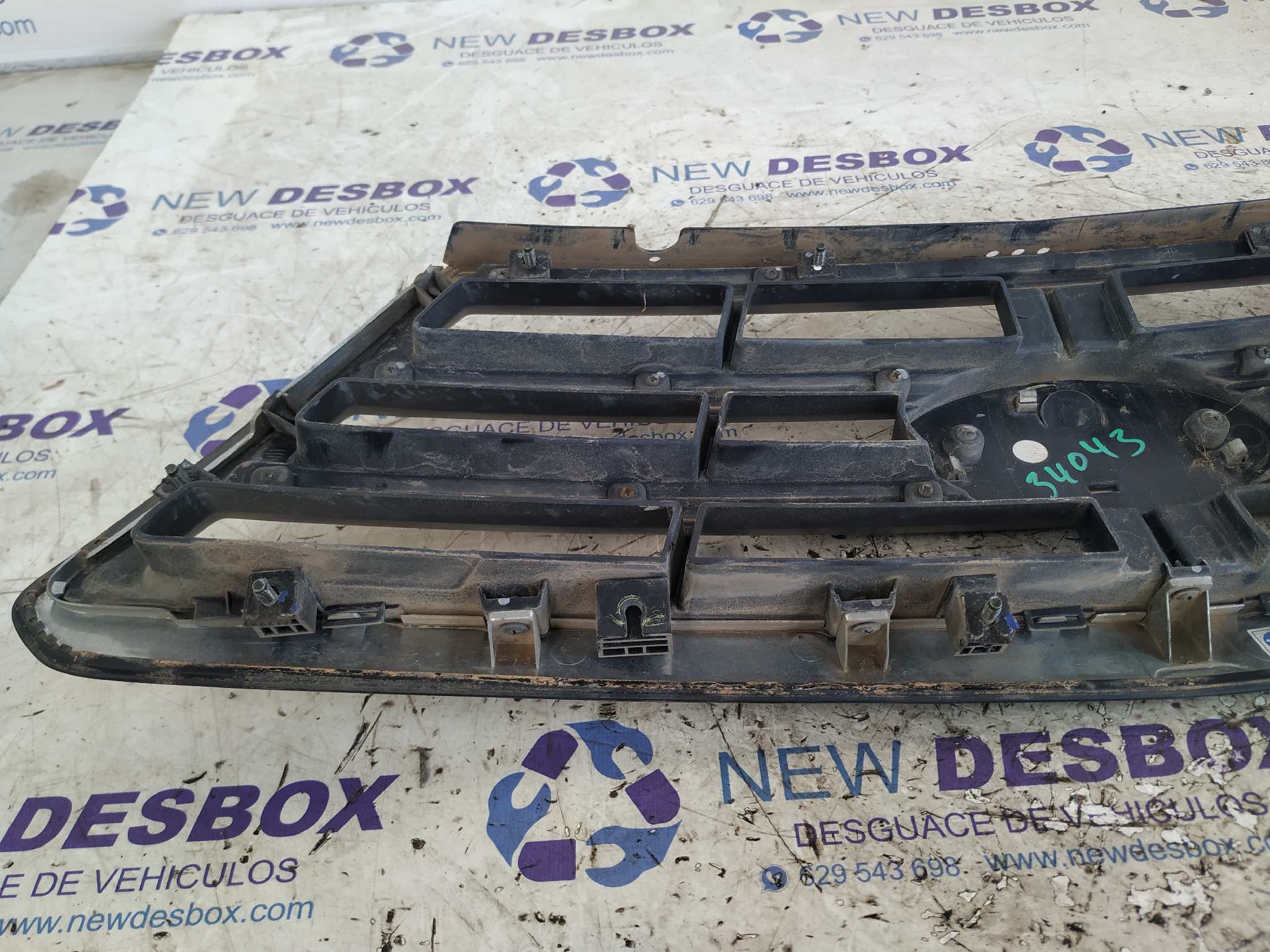 REJILLA DELANTERA KIA SORENTO - vista 2