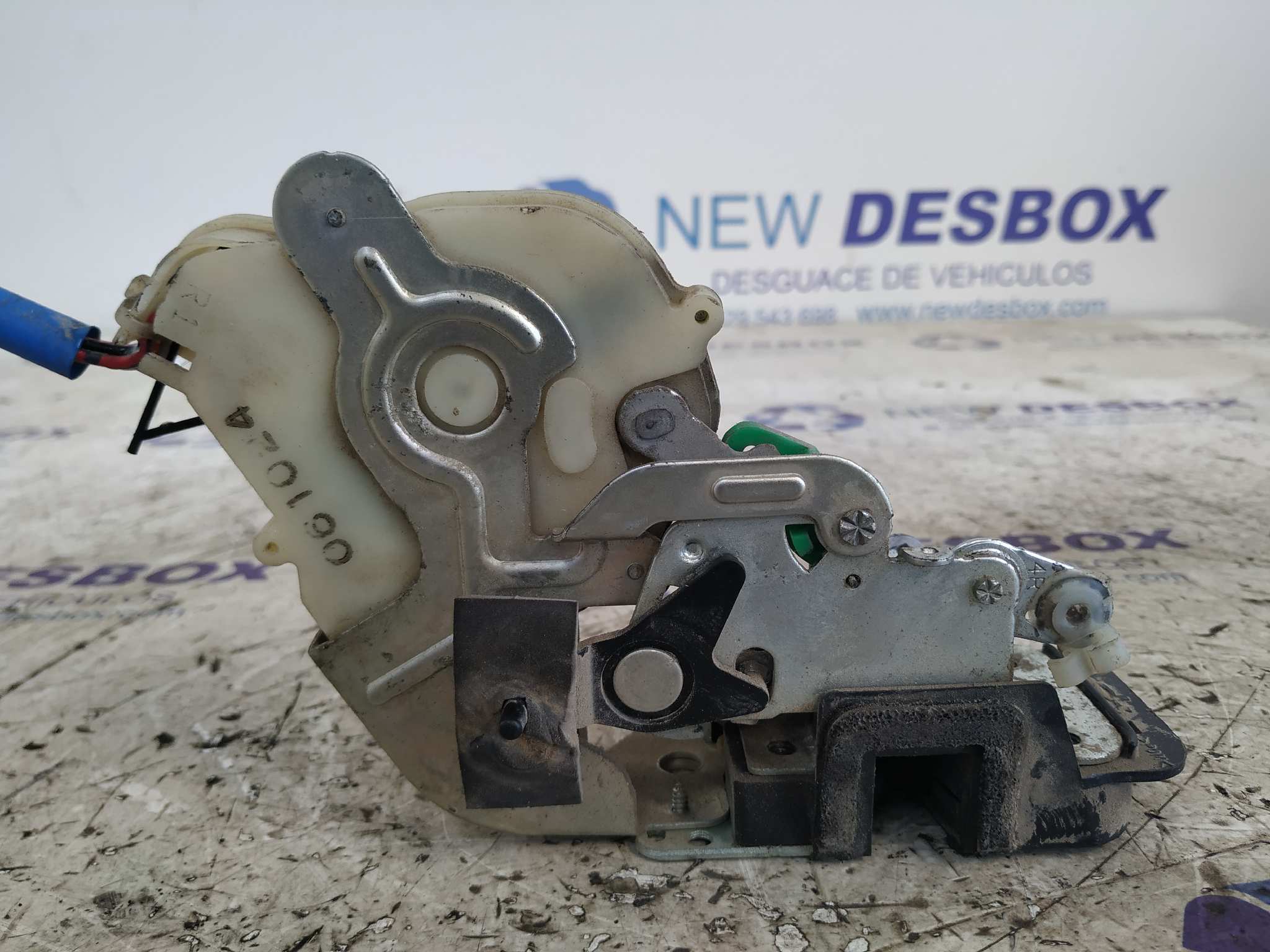 CERRADURA PUERTA TRASERA DERECHA KIA SORENTO - vista 2