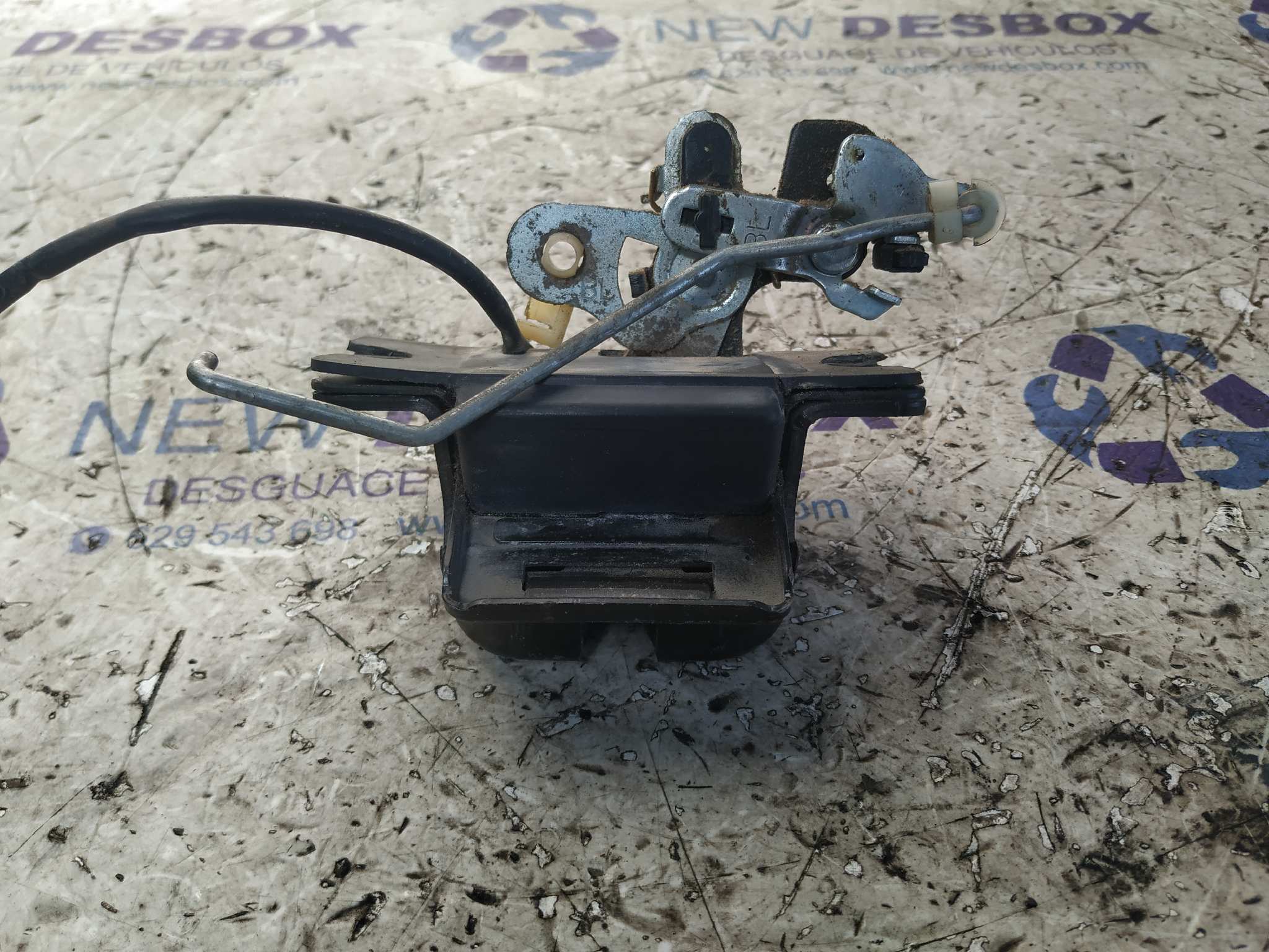 CERRADURA MALETERO / PORTON KIA SORENTO - vista 2