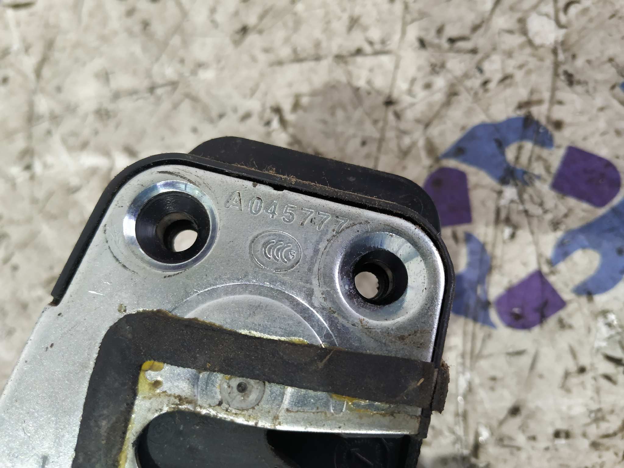 CERRADURA PUERTA TRASERA IZQUIERDA KIA SORENTO - vista 4