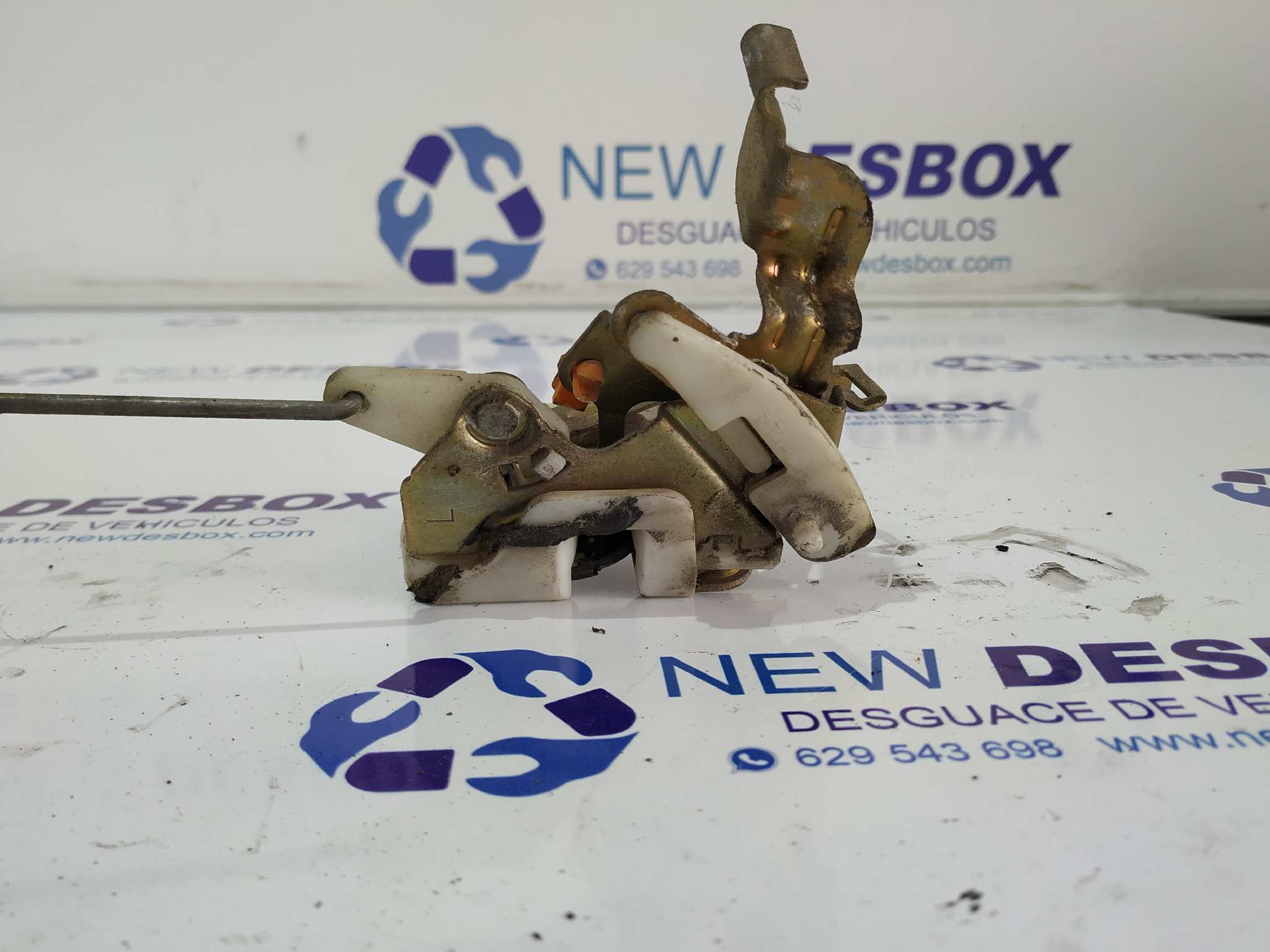 CERRADURA PUERTA TRASERA IZQUIERDA MITSUBISHI MONTERO (V20/V40) - vista 3