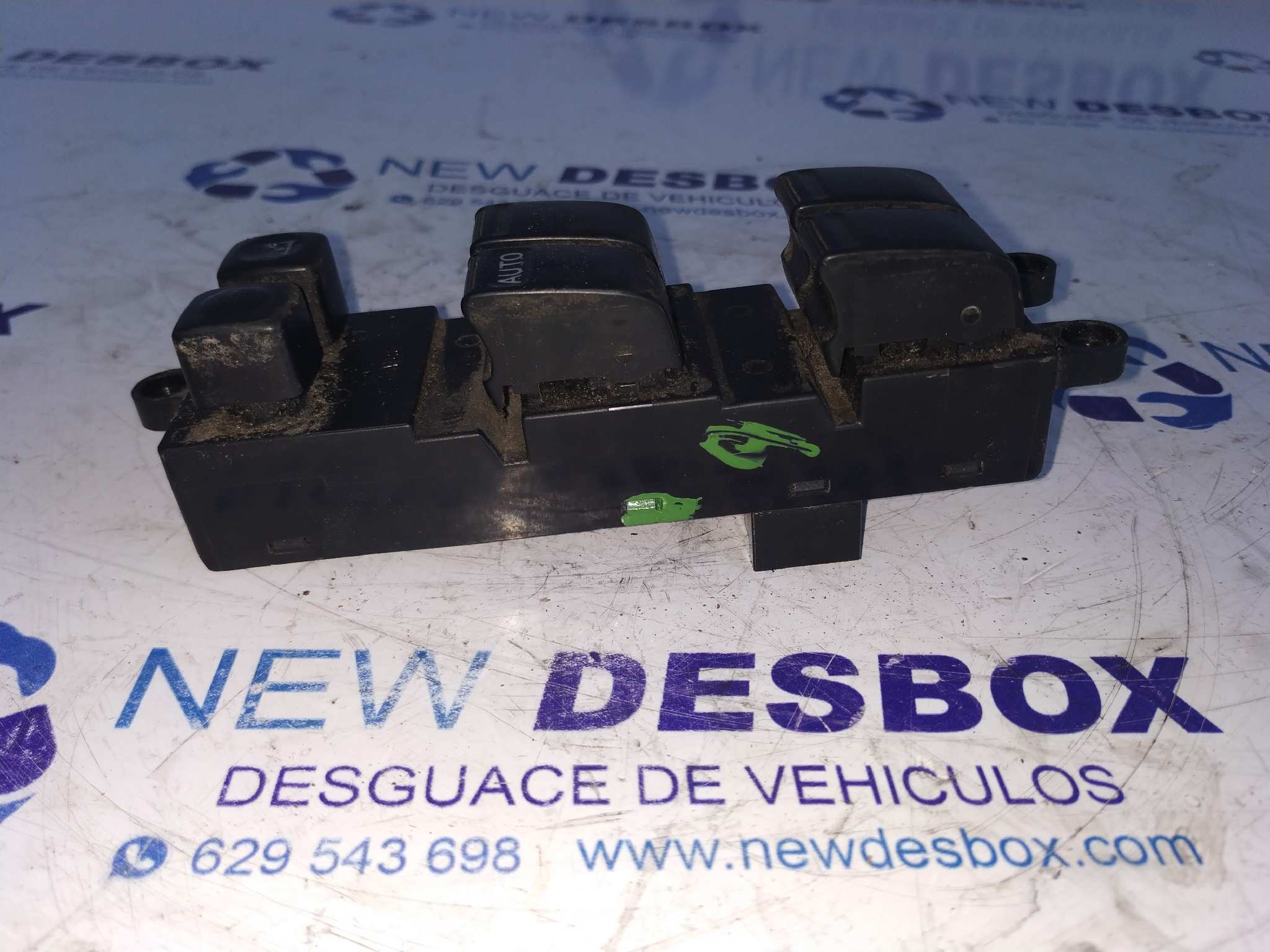 MANDO ELEVALUNAS DELANTERO IZQUIERDO NISSAN PRIMERA BERLINA (P12) - vista 3