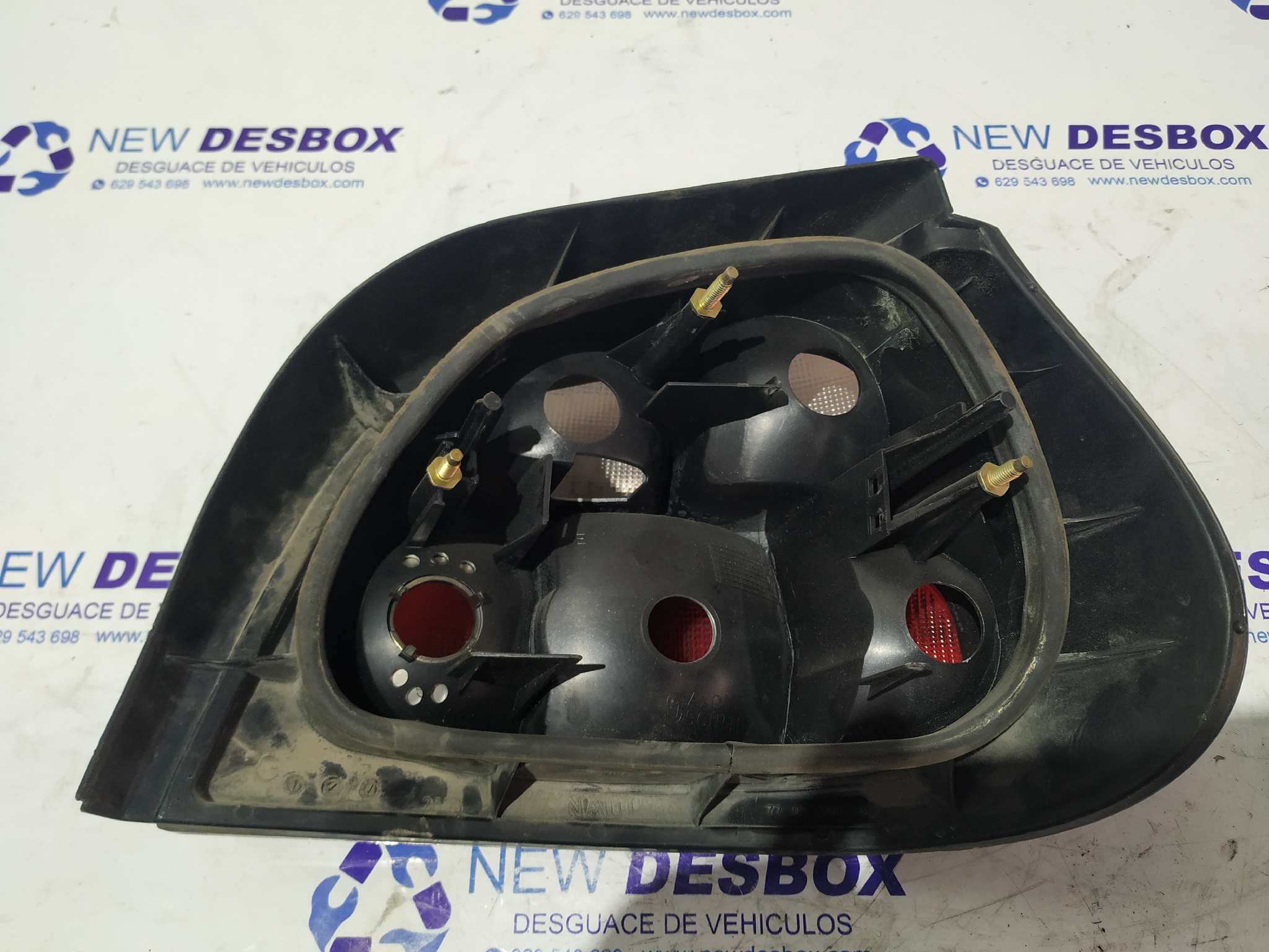 PILOTO TRASERO IZQUIERDO RENAULT MEGANE I BERLINA HATCHBACK (BA0) - vista 3