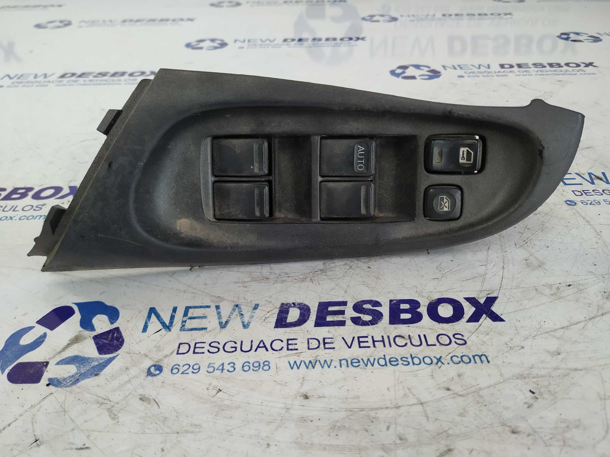 MANDO ELEVALUNAS DELANTERO IZQUIERDO NISSAN ALMERA (N16/E)