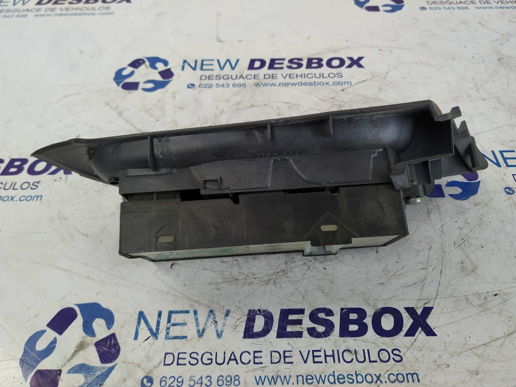 MANDO ELEVALUNAS DELANTERO IZQUIERDO NISSAN ALMERA (N16/E) - vista 3