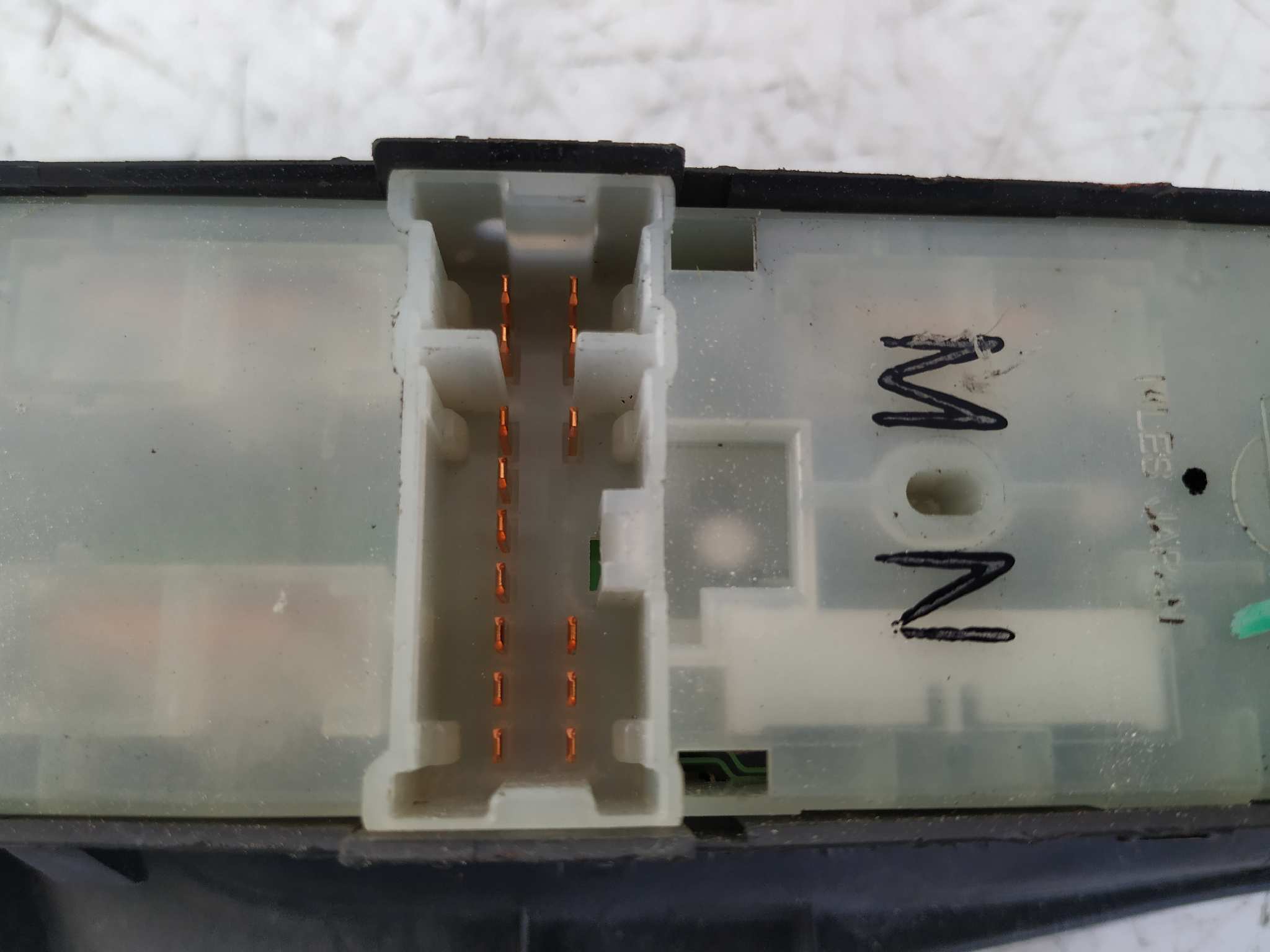 MANDO ELEVALUNAS DELANTERO IZQUIERDO NISSAN ALMERA (N16/E) - vista 4