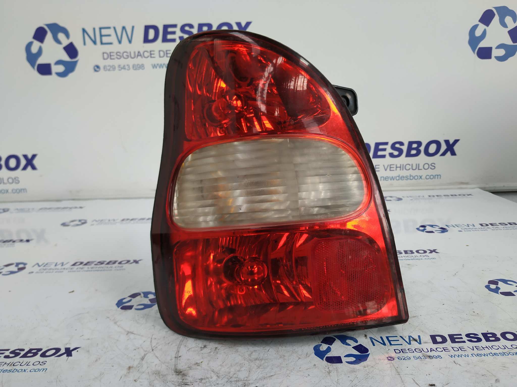 PILOTO TRASERO IZQUIERDO KIA CARNIVAL