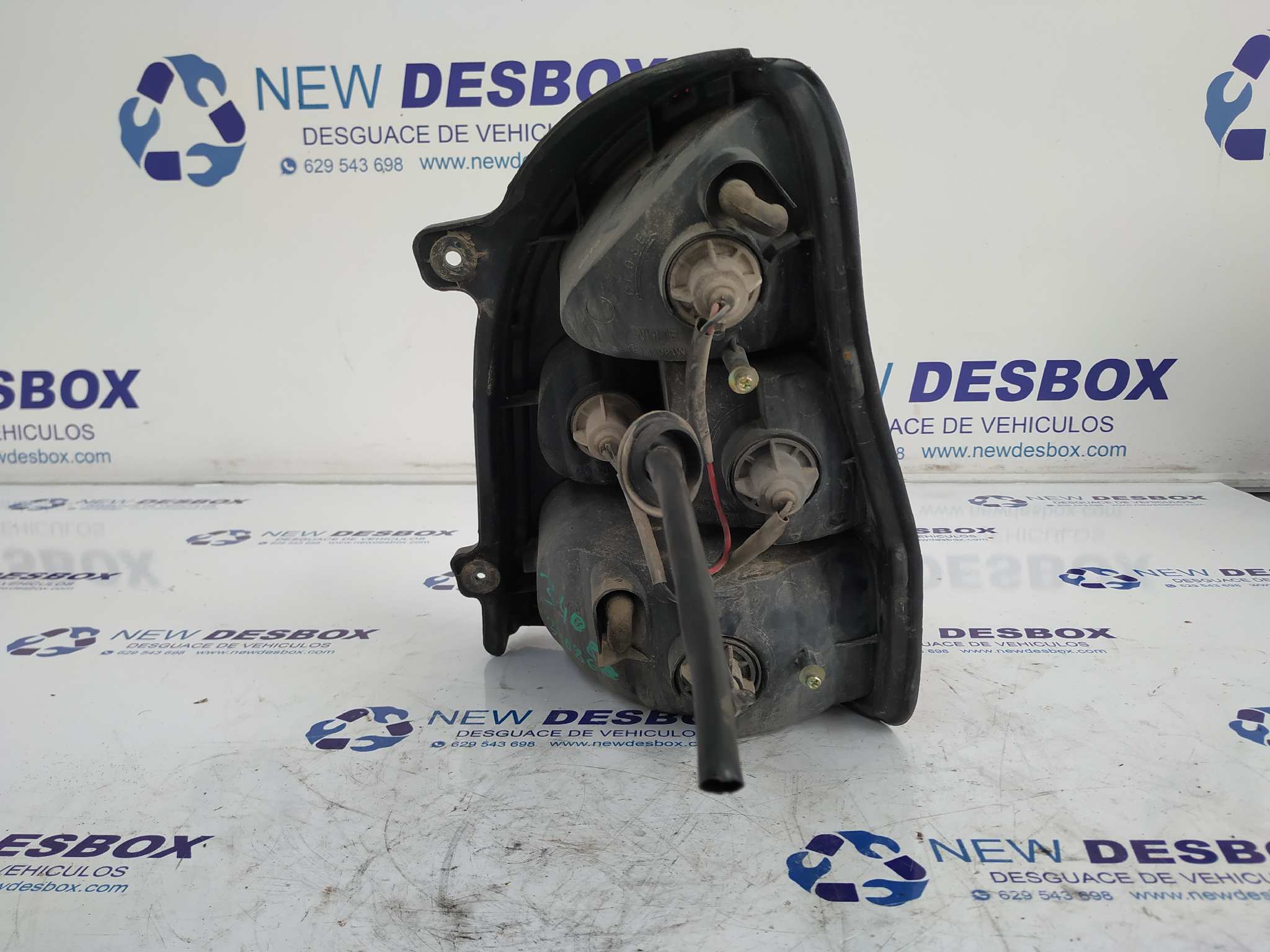 PILOTO TRASERO IZQUIERDO KIA CARNIVAL - vista 4