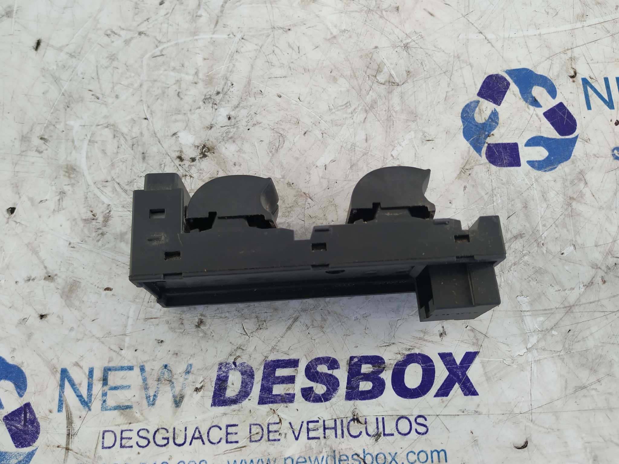 MANDO ELEVALUNAS DELANTERO IZQUIERDO AUDI A3 (8L) - vista 4