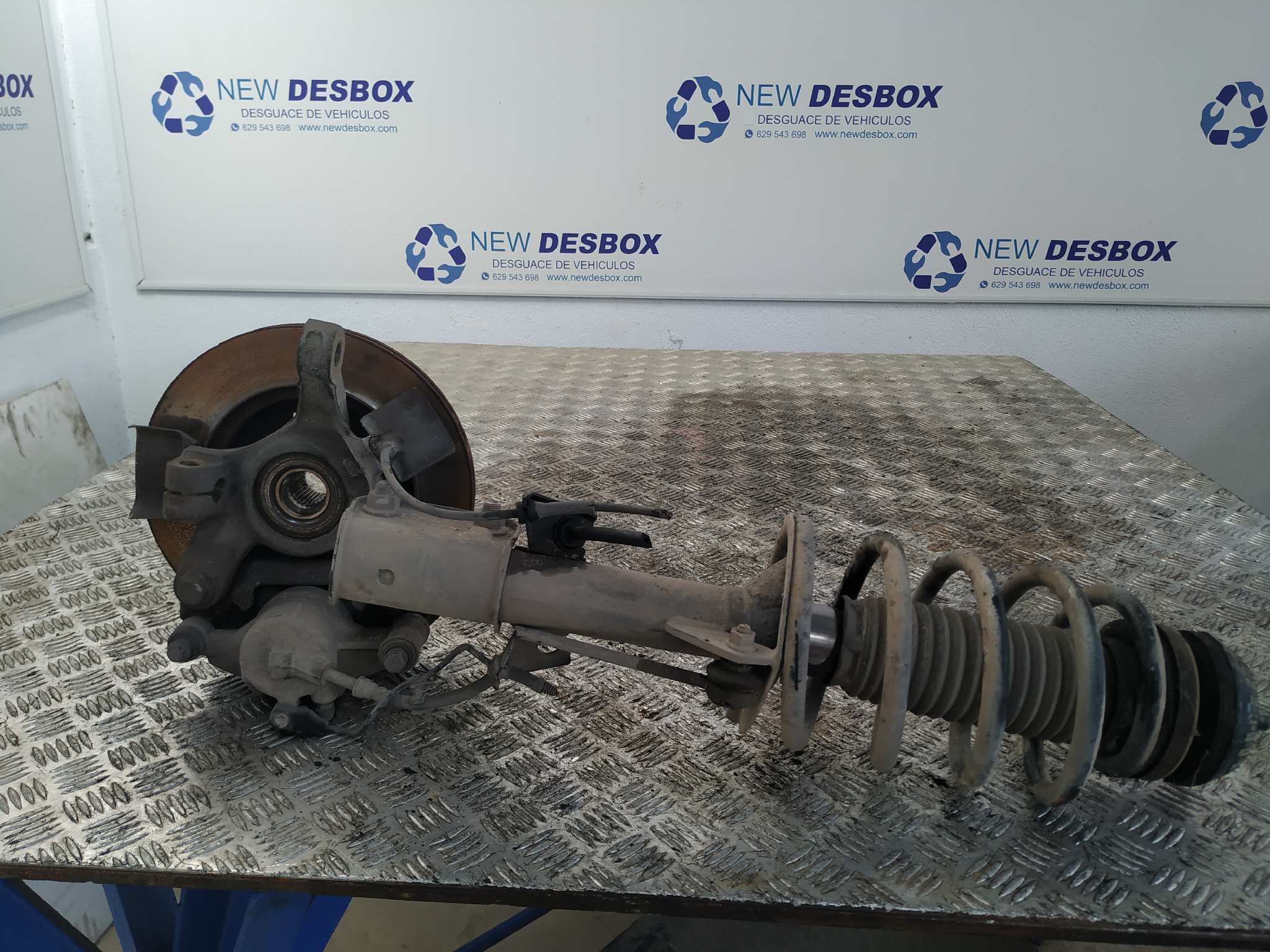 MANGUETA DELANTERA IZQUIERDA MERCEDES-BENZ VITO (W638) CAJA CERRADA