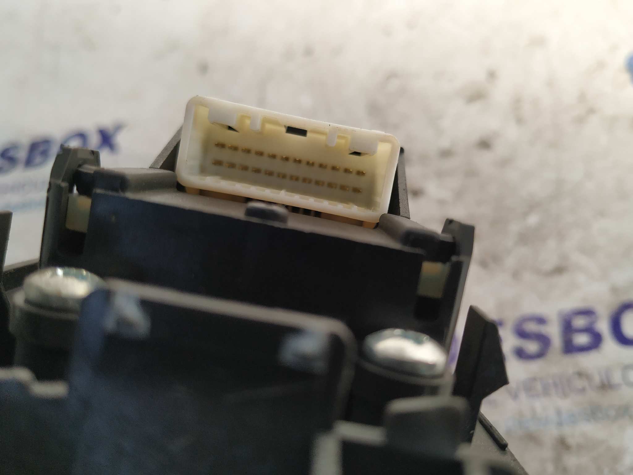 MANDO ELEVALUNAS DELANTERO IZQUIERDO TOYOTA COROLLA (E12) - vista 2