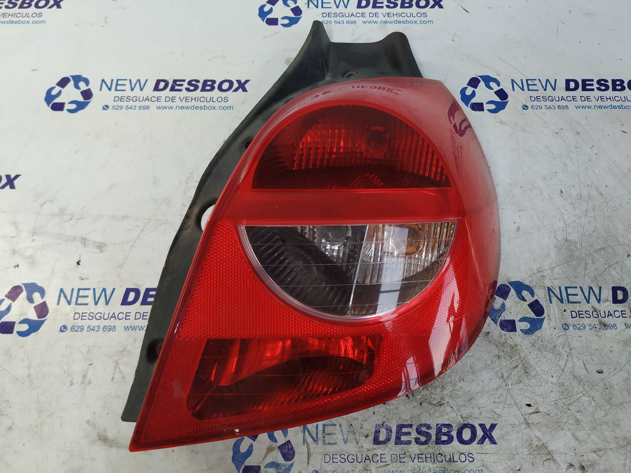 PILOTO TRASERO DERECHO RENAULT CLIO III