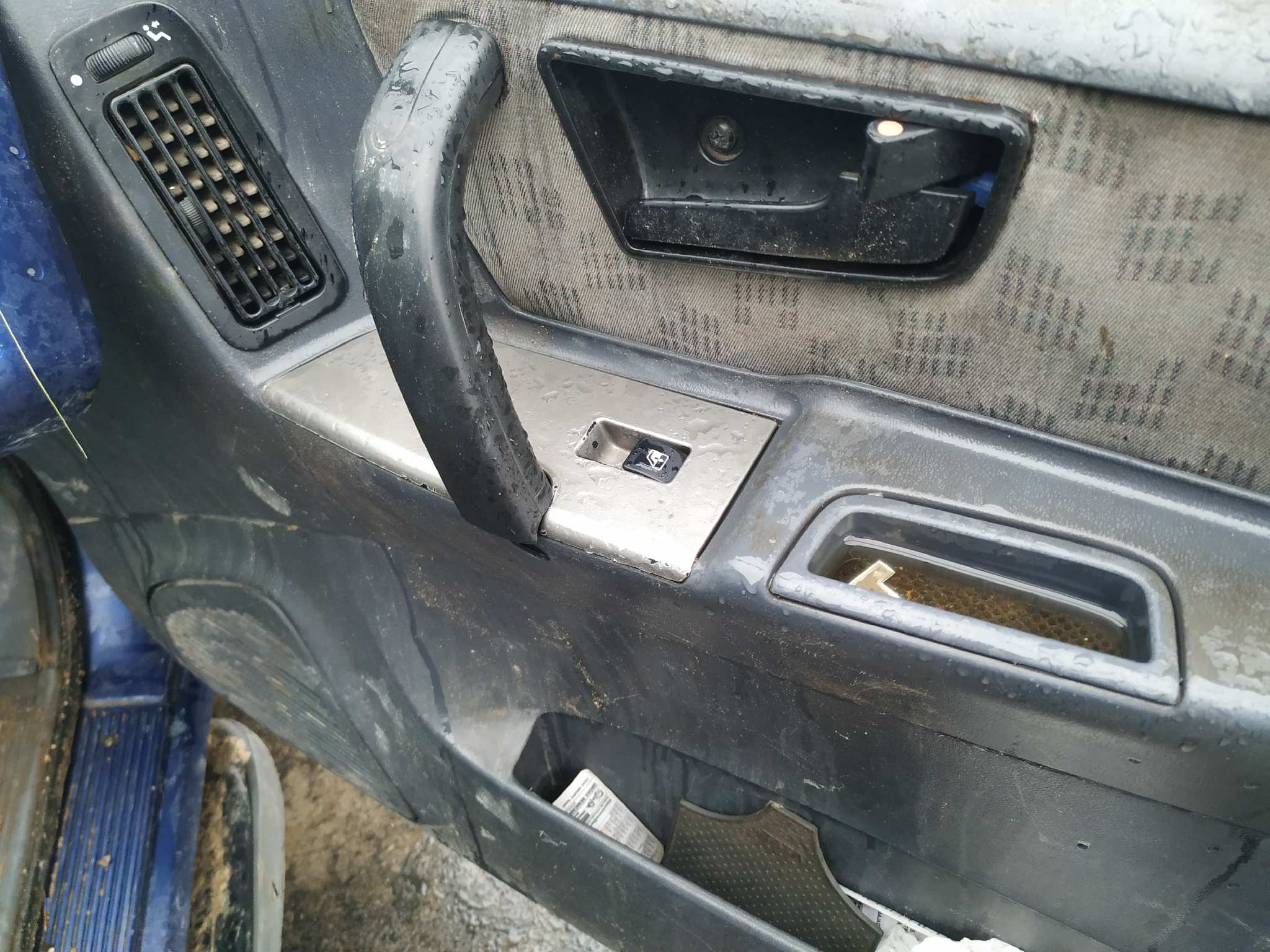 MANGUETA DELANTERA IZQUIERDA TATA GRAND SAFARI - vista 3