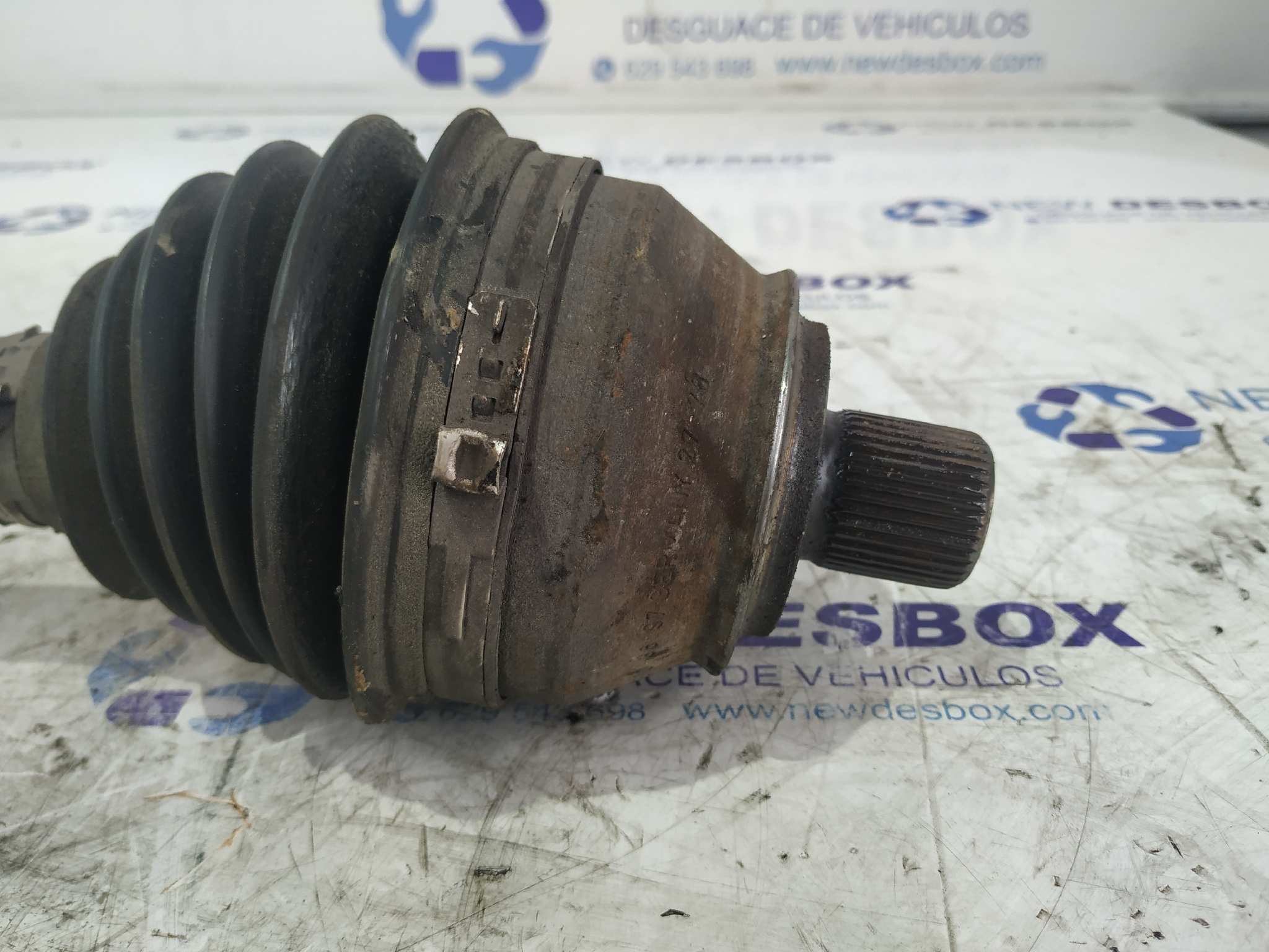 TRANSMISION DELANTERA IZQUIERDA VOLKSWAGEN T4 TRANSPORTER/FURGONETA (MOD. 1991) - vista 3