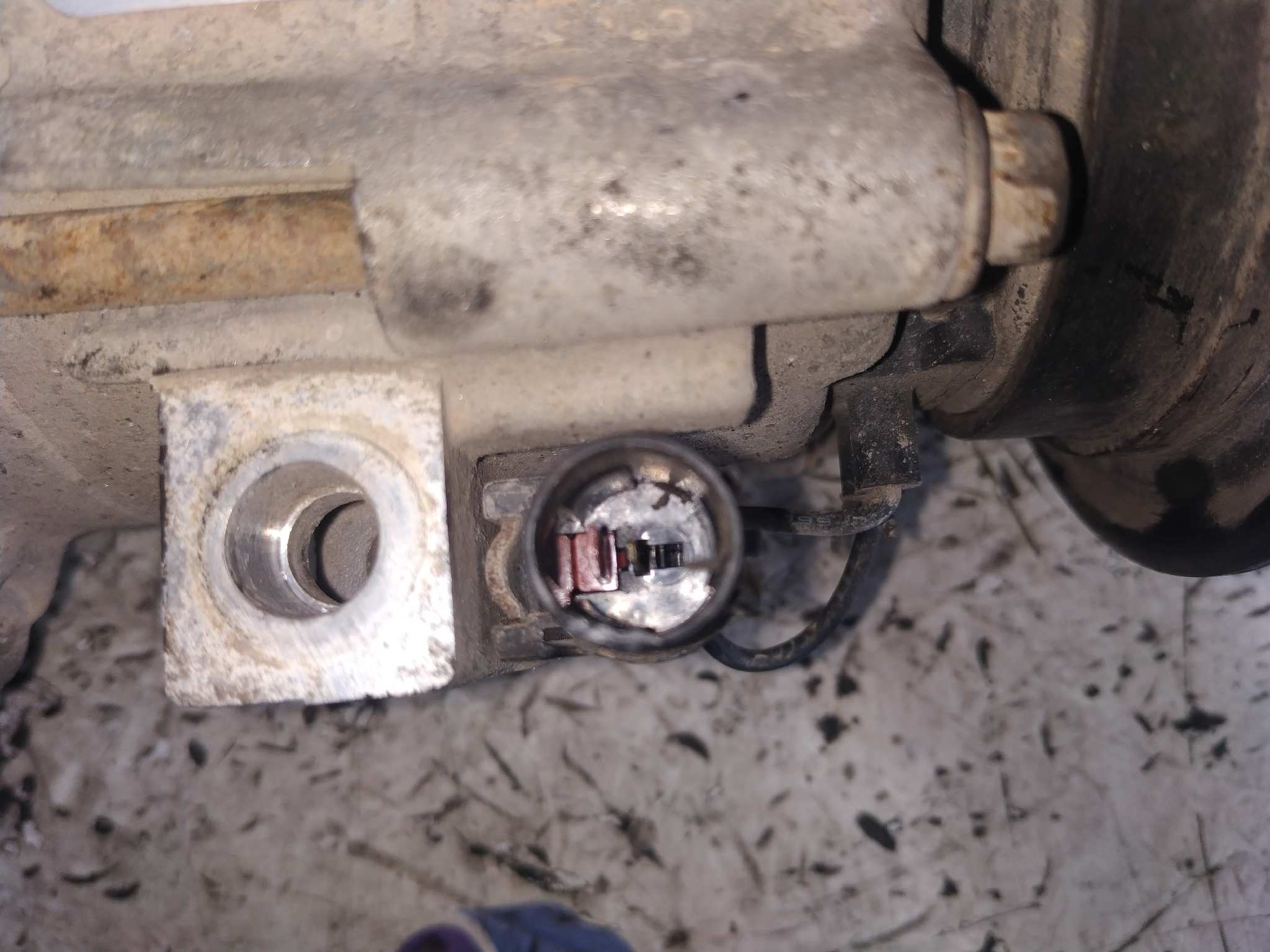 COMPRESOR AIRE ACONDICIONADO MITSUBISHI SANTAMO (HYUNDAI) - vista 4