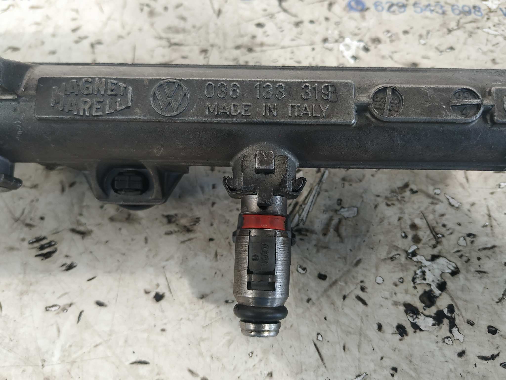 RAMPA INYECTORA VOLKSWAGEN POLO BERLINA (6N2) - vista 3