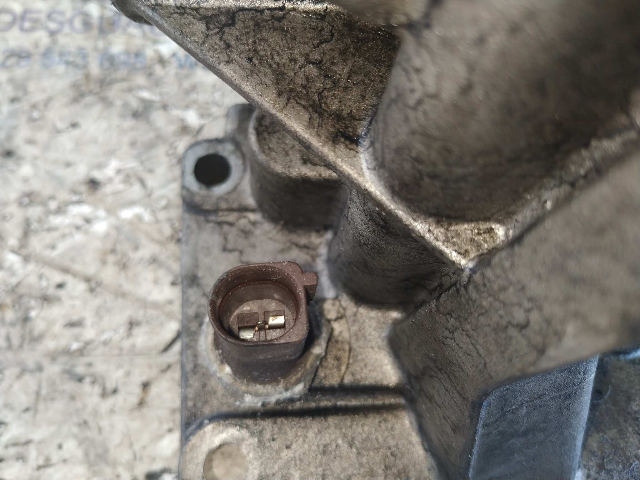 ENFRIADOR ACEITE MOTOR VOLKSWAGEN TOUAREG (7LA) - vista 3