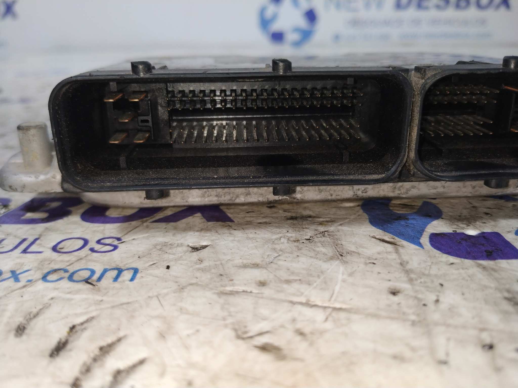 CENTRALITA MOTOR UCE VOLKSWAGEN GOLF IV BERLINA (1J1) - vista 3