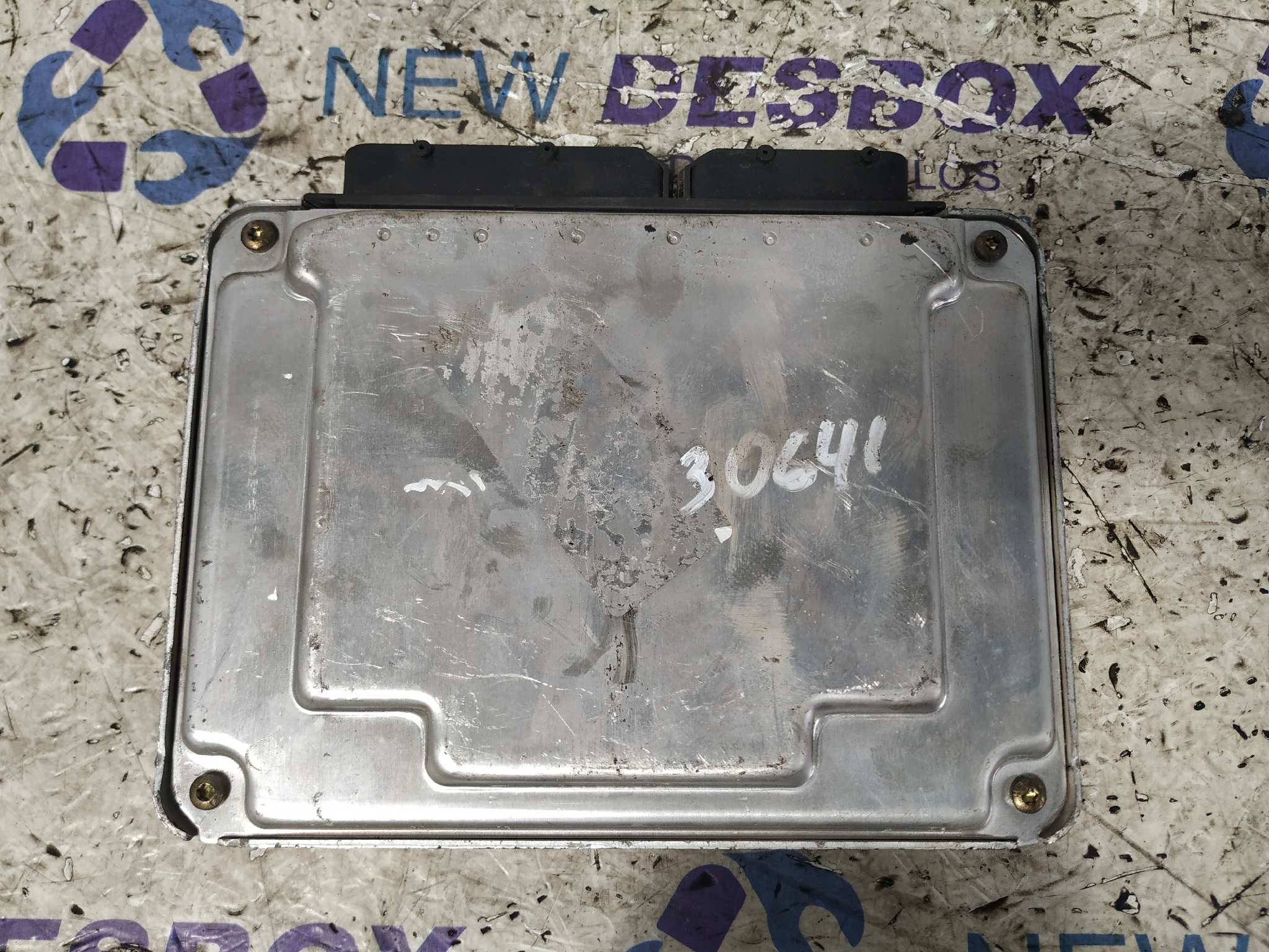 CENTRALITA MOTOR UCE VOLKSWAGEN GOLF IV BERLINA (1J1) - vista 4