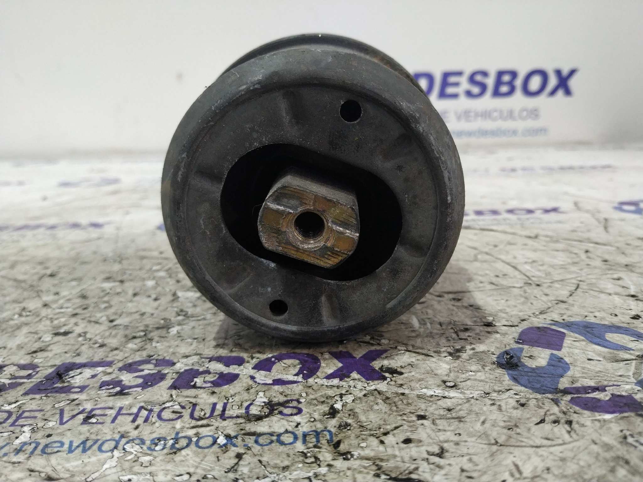 SOPORTE MOTOR VOLKSWAGEN T4 TRANSPORTER/FURGONETA (MOD. 1991) - vista 3