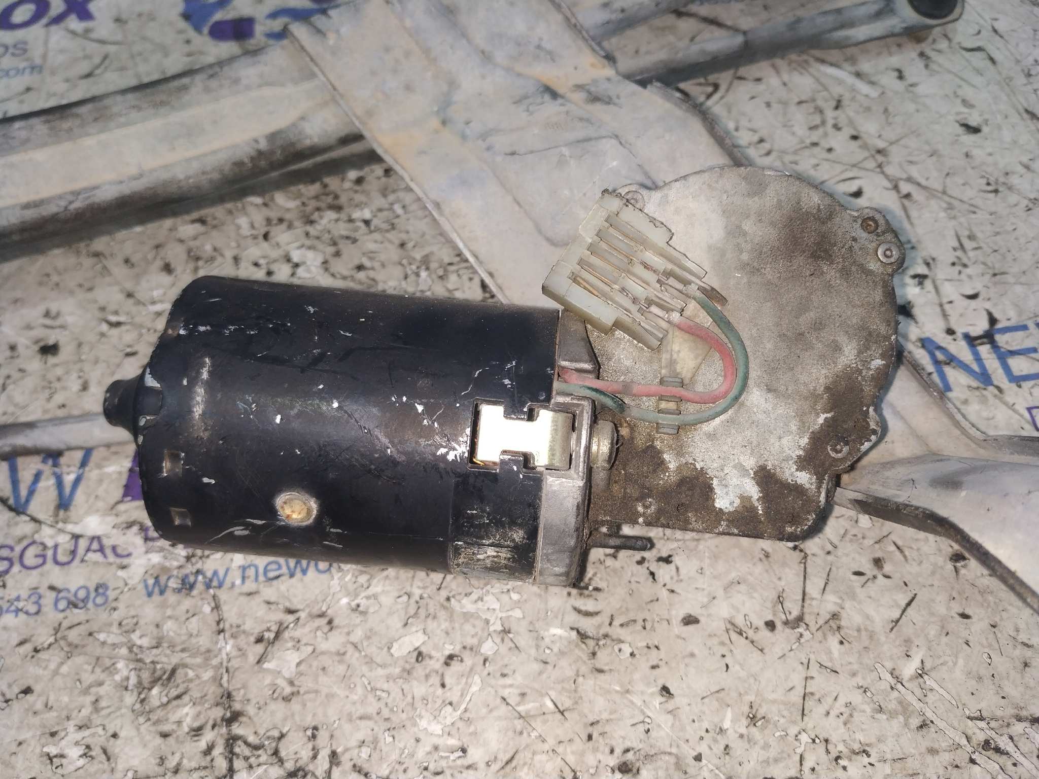 MOTOR LIMPIA DELANTERO VOLKSWAGEN CORRADO (509) - vista 4