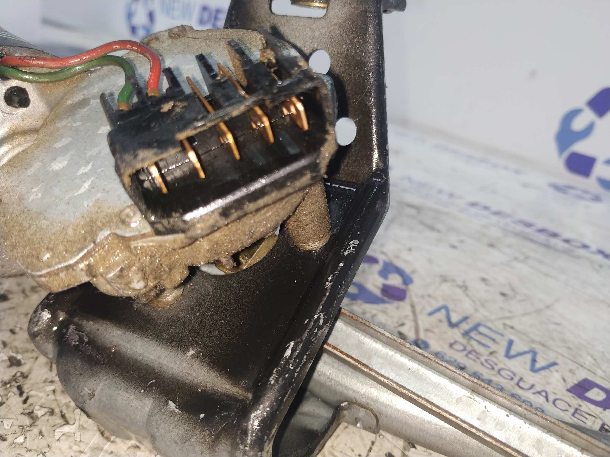 MOTOR LIMPIA DELANTERO AUDI 80 AVANT - vista 3