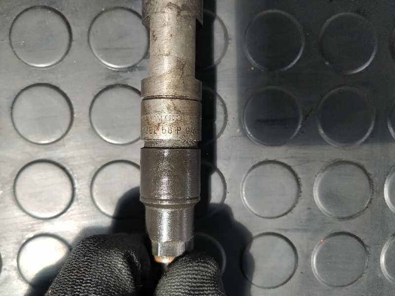 INYECTOR VOLKSWAGEN PASSAT BERLINA (3A2) - vista 3