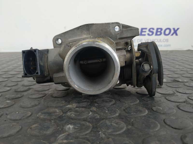 CAJA MARIPOSA FORD FIESTA BERLINA - vista 3