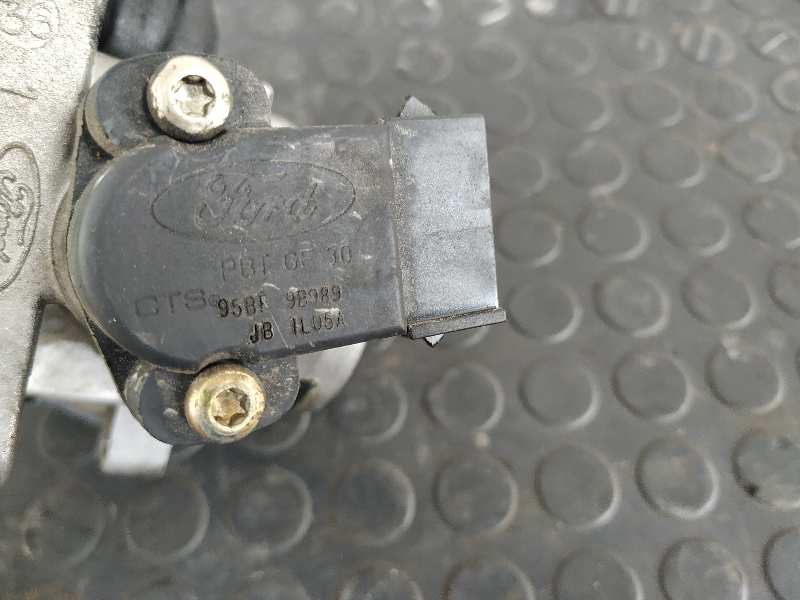 CAJA MARIPOSA FORD FIESTA BERLINA - vista 6