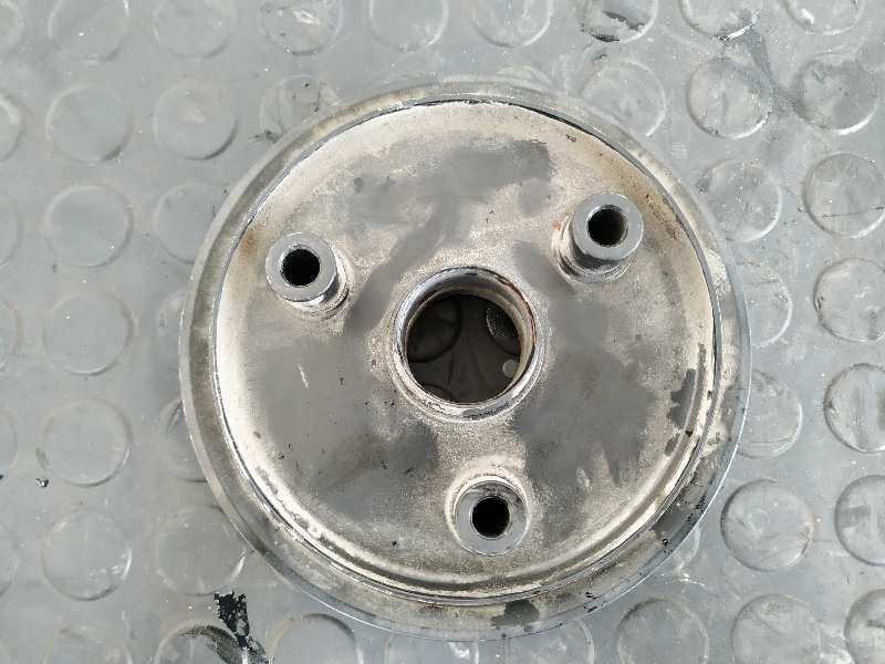 POLEA BOMBA INYECTORA FORD FIESTA BERLINA - vista 2