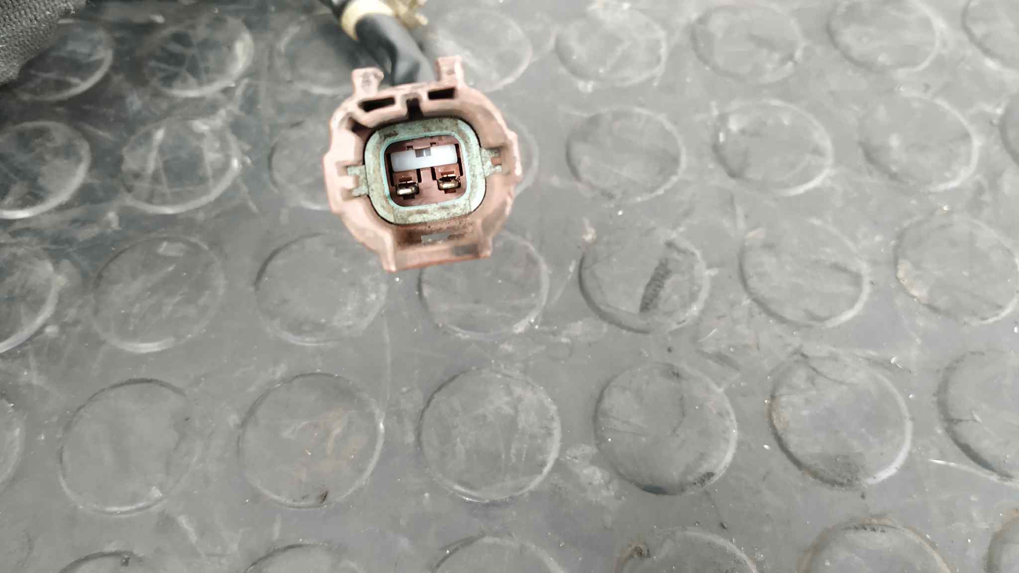 INYECTOR NISSAN ALMERA (N15) - vista 3