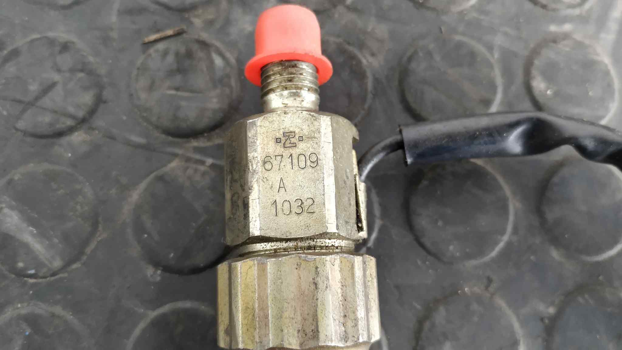 INYECTOR NISSAN ALMERA (N15) - vista 2