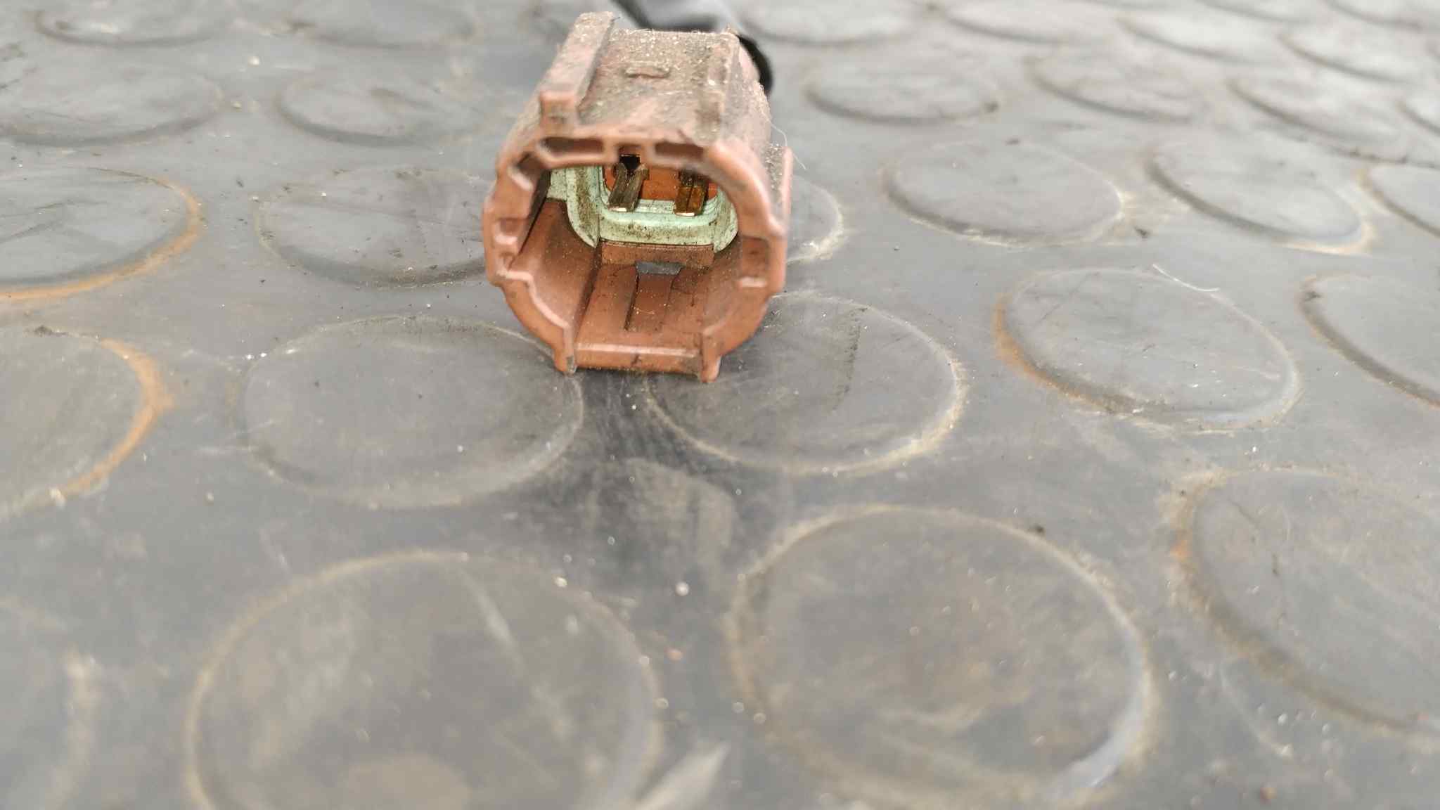 INYECTOR NISSAN ALMERA (N15) - vista 3